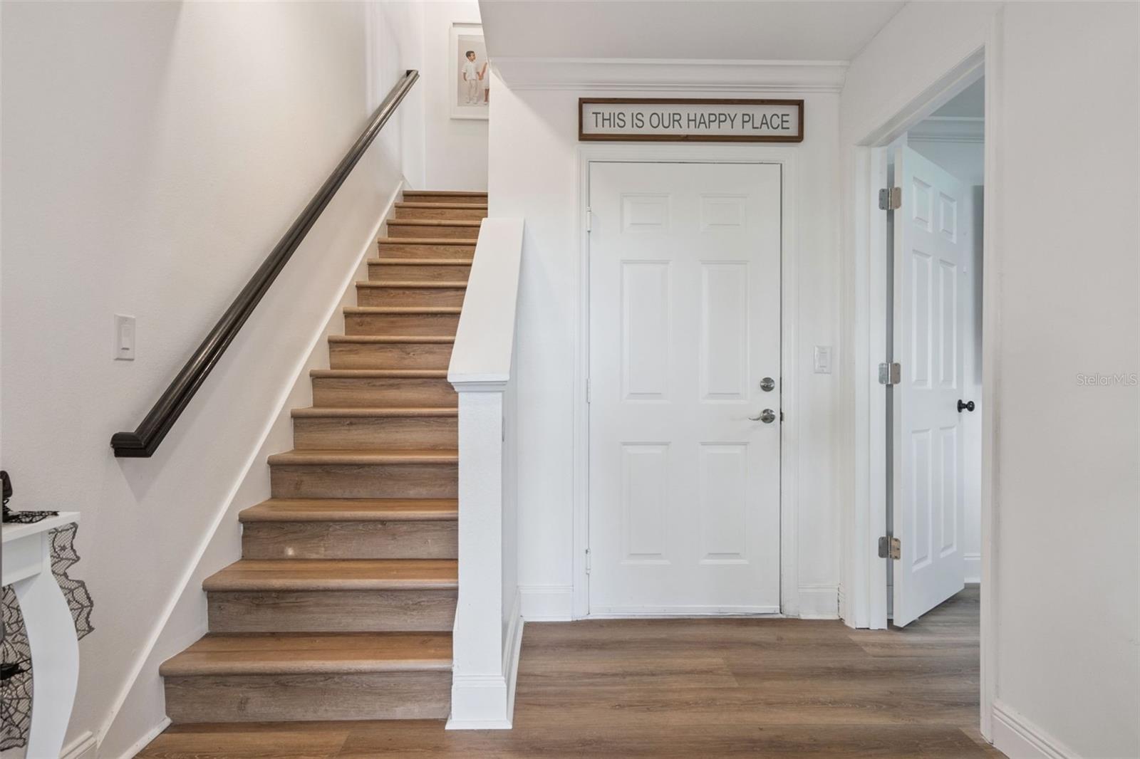 Image 8 of 68 For 1028 Waterside Drive