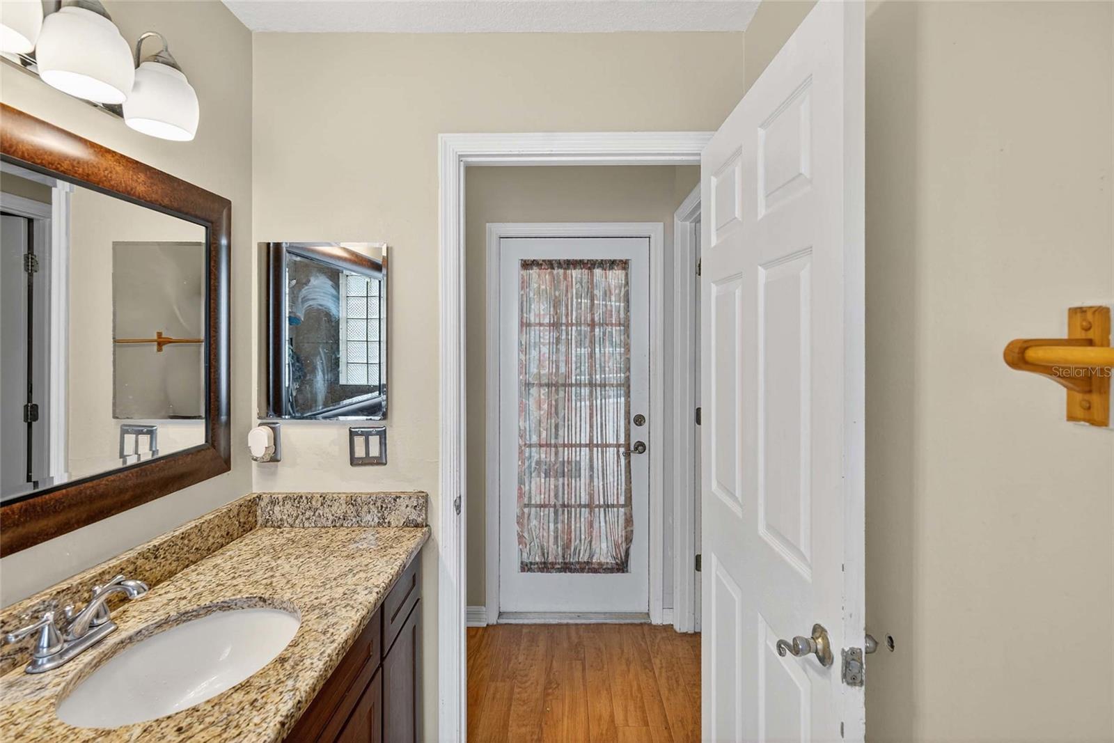 Image 26 of 50 For 937 Cumberland Circle