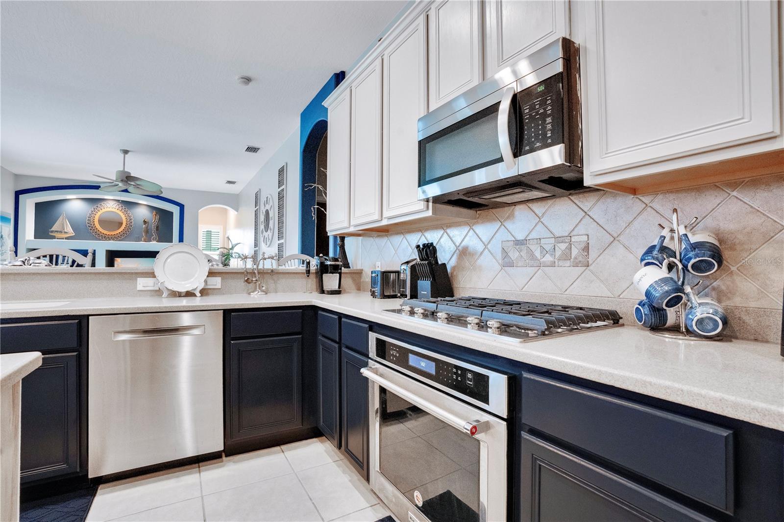 Image 21 of 59 For 3637 Peninsula Circle