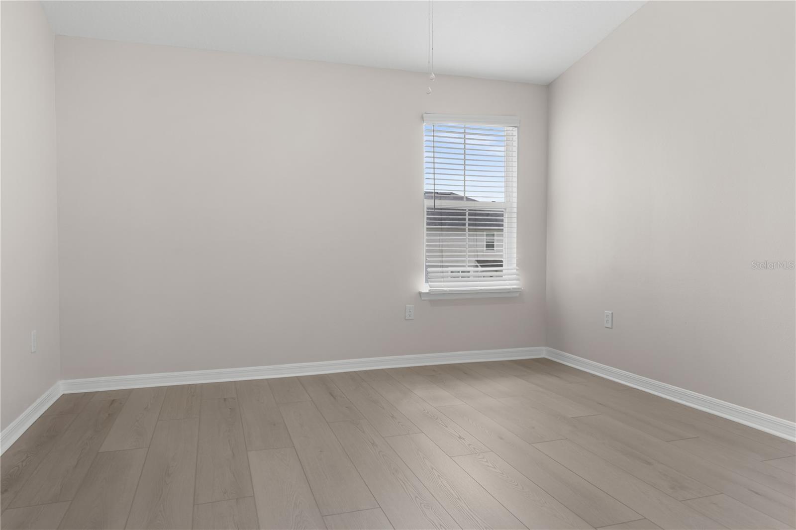 Image 19 of 31 For 3869 Plainview Drive