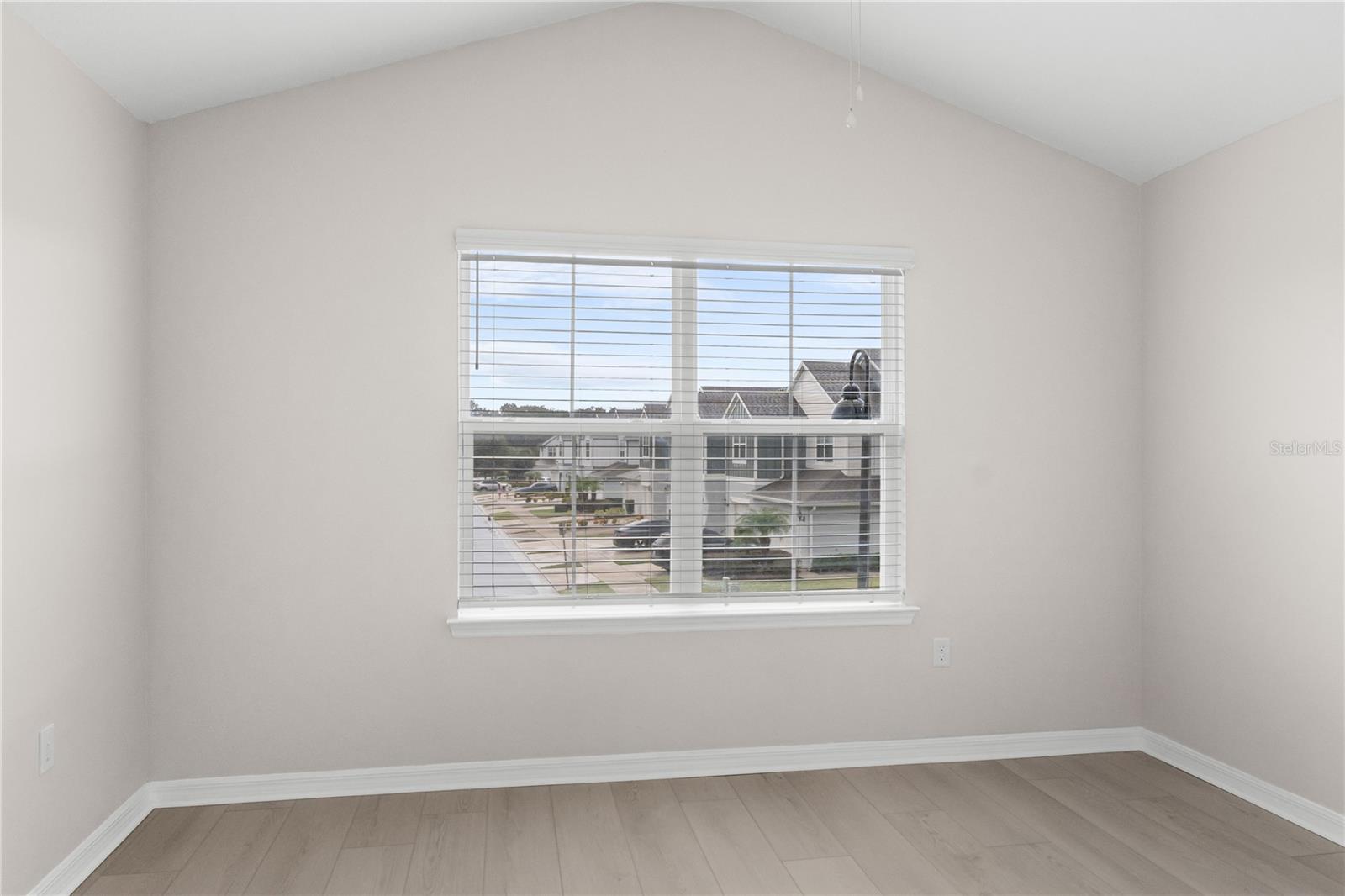 Image 22 of 31 For 3869 Plainview Drive