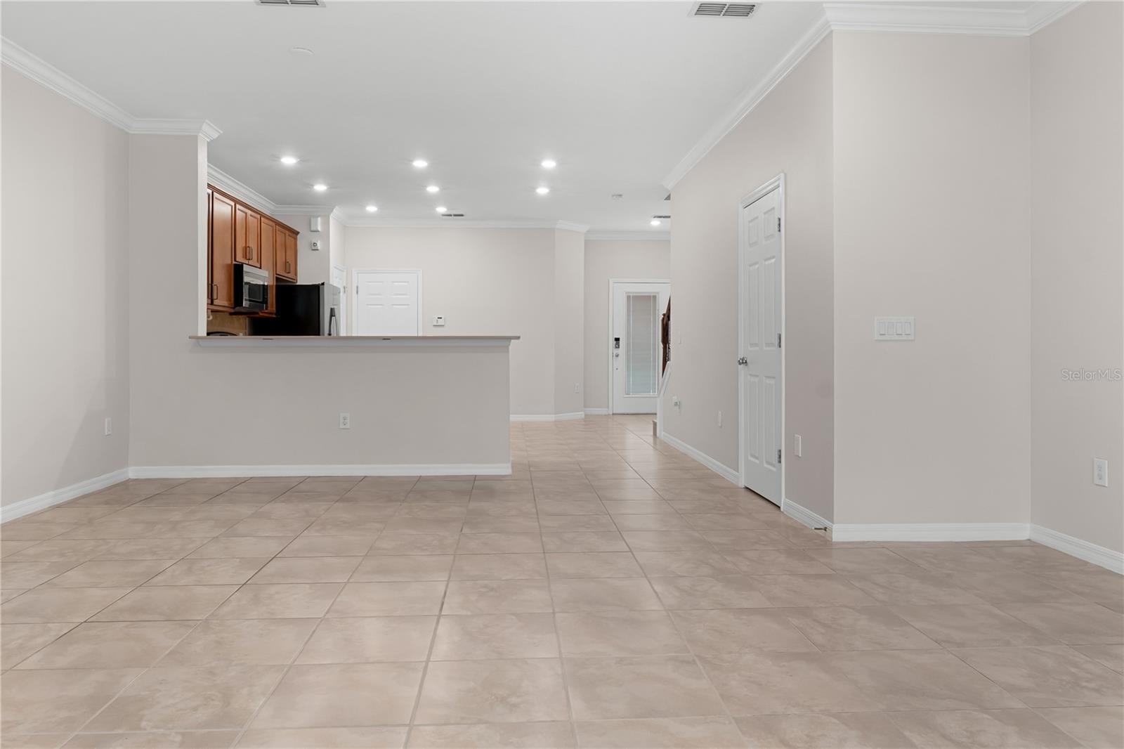 Image 6 of 31 For 3869 Plainview Drive