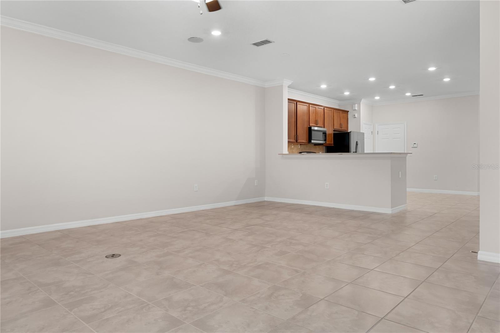 Image 7 of 31 For 3869 Plainview Drive