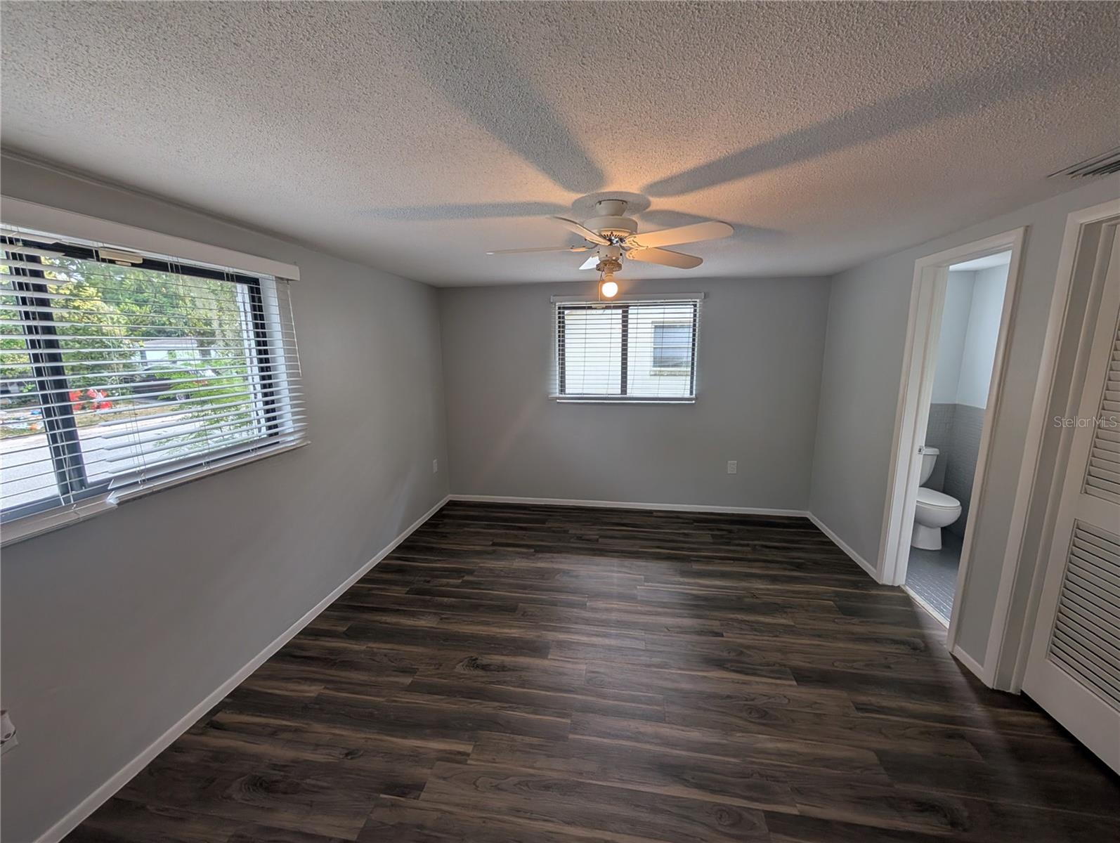 Image 12 of 21 For 9425 Palm Avenue