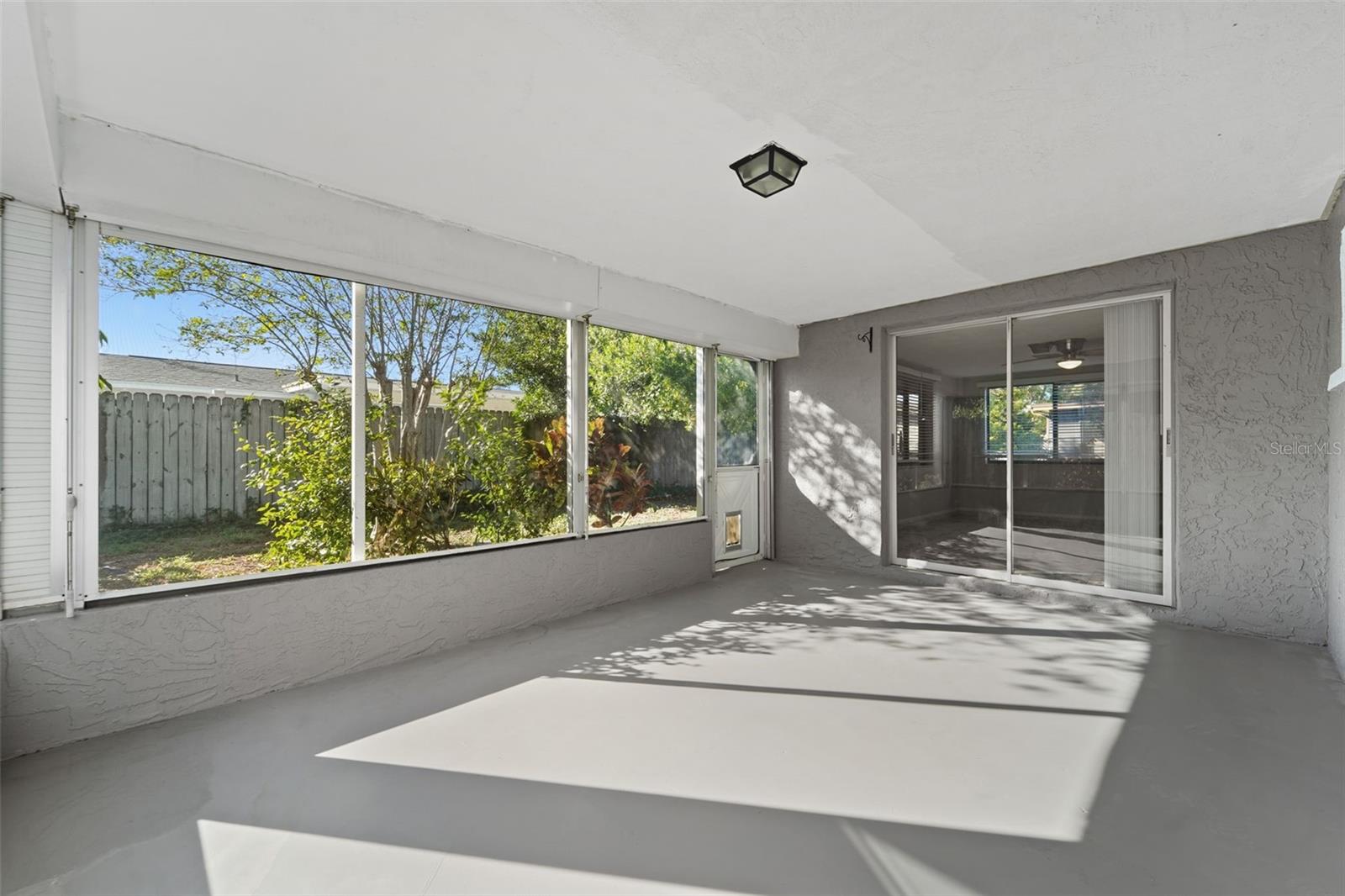 Image 16 of 21 For 9425 Palm Avenue