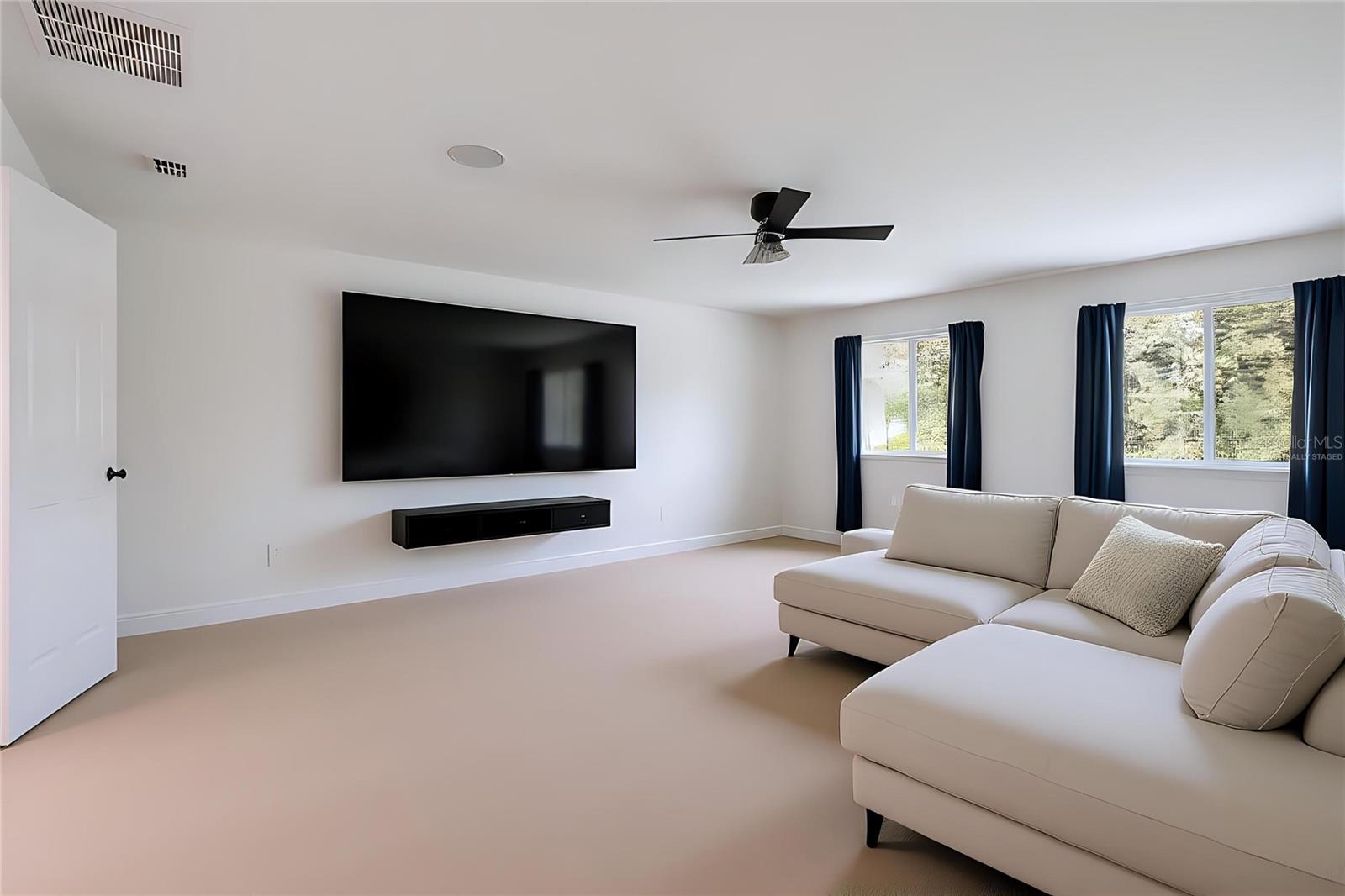 Image 22 of 45 For 4940 Palmetto Park Drive