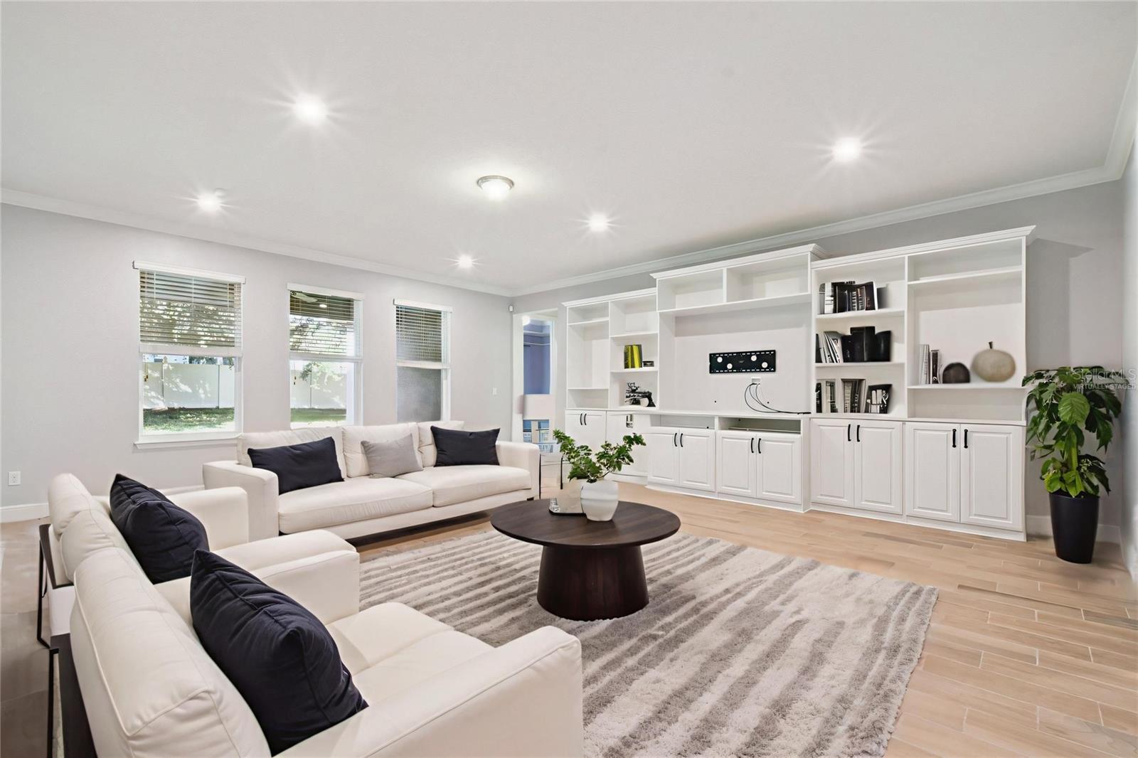 Image 5 of 45 For 4940 Palmetto Park Drive