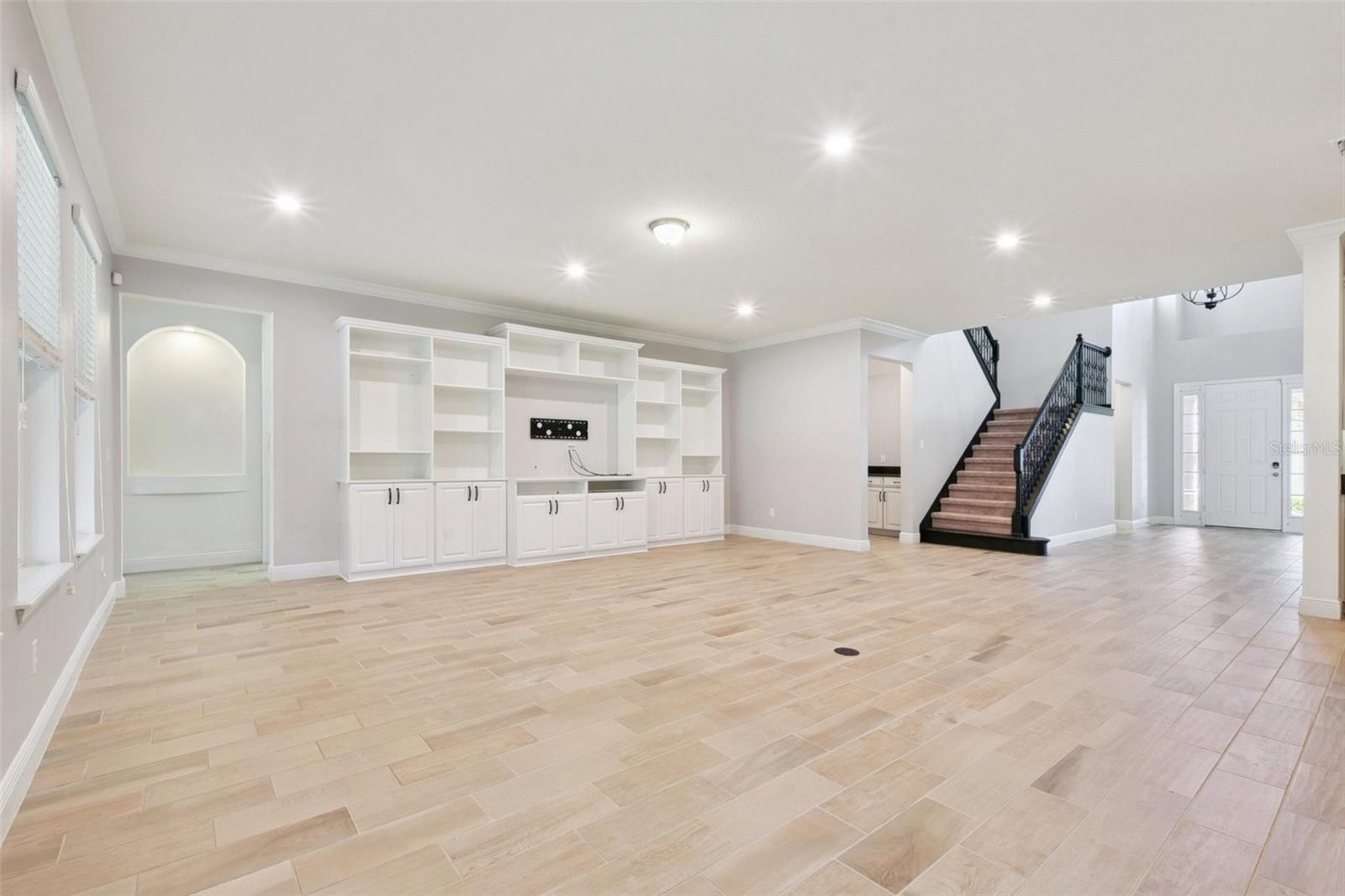 Image 9 of 45 For 4940 Palmetto Park Drive