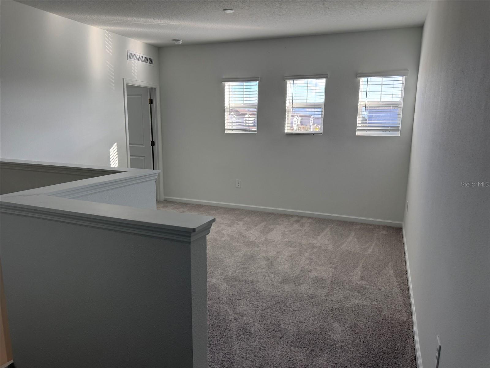 Image 14 of 29 For 2263 Rider Rain Lane