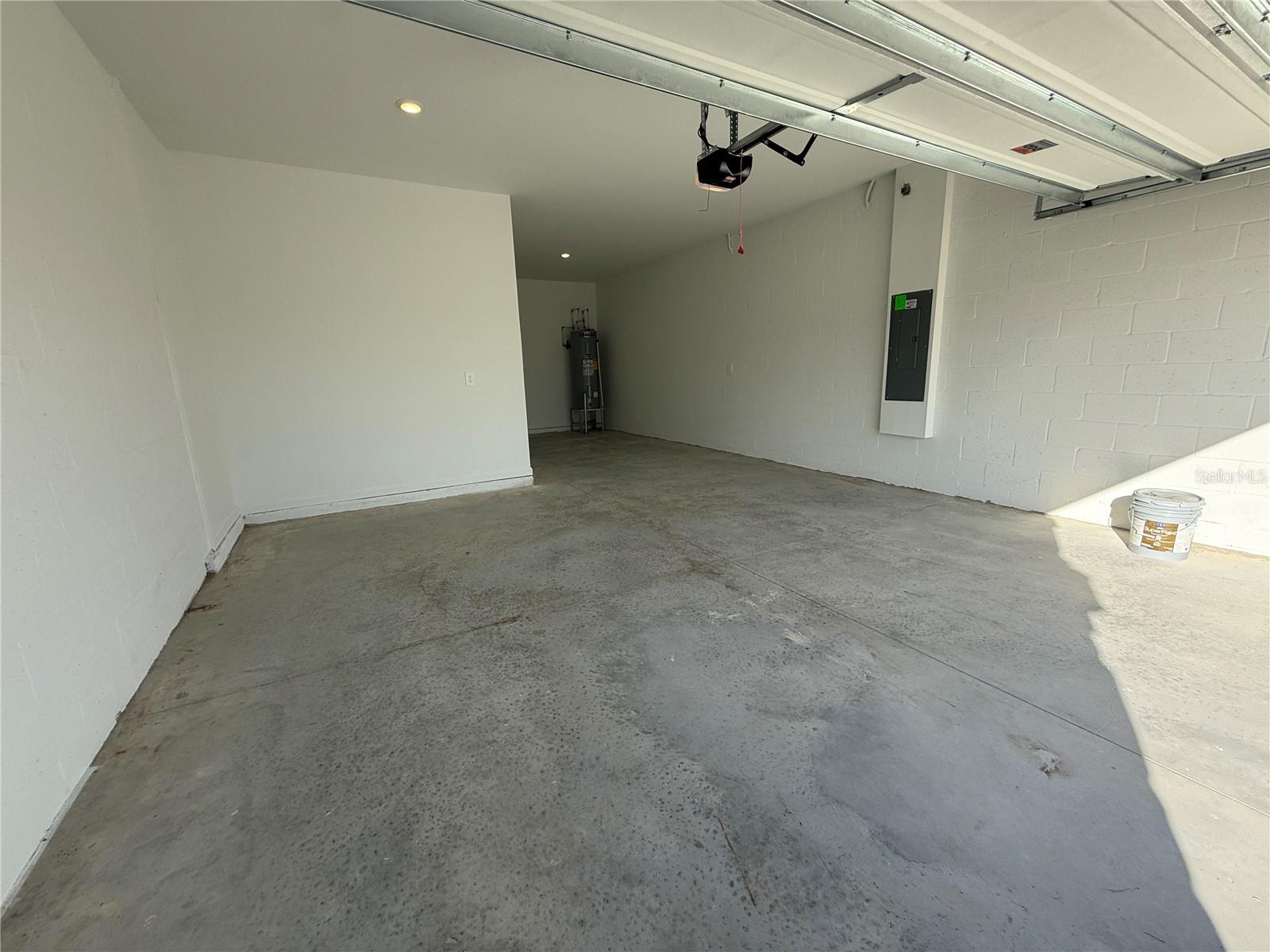 Image 26 of 29 For 2263 Rider Rain Lane