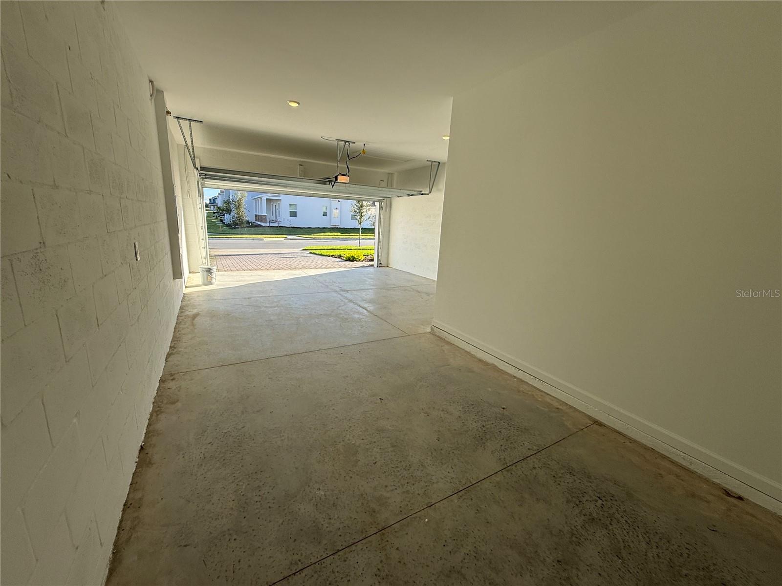 Image 27 of 29 For 2263 Rider Rain Lane