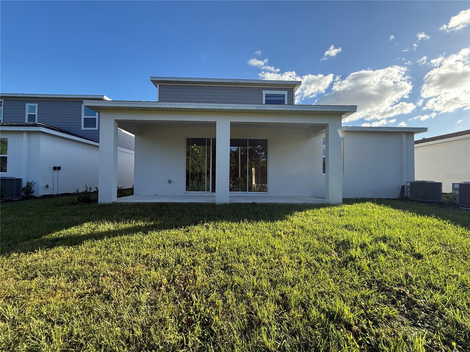 Image 28 of 29 For 2263 Rider Rain Lane