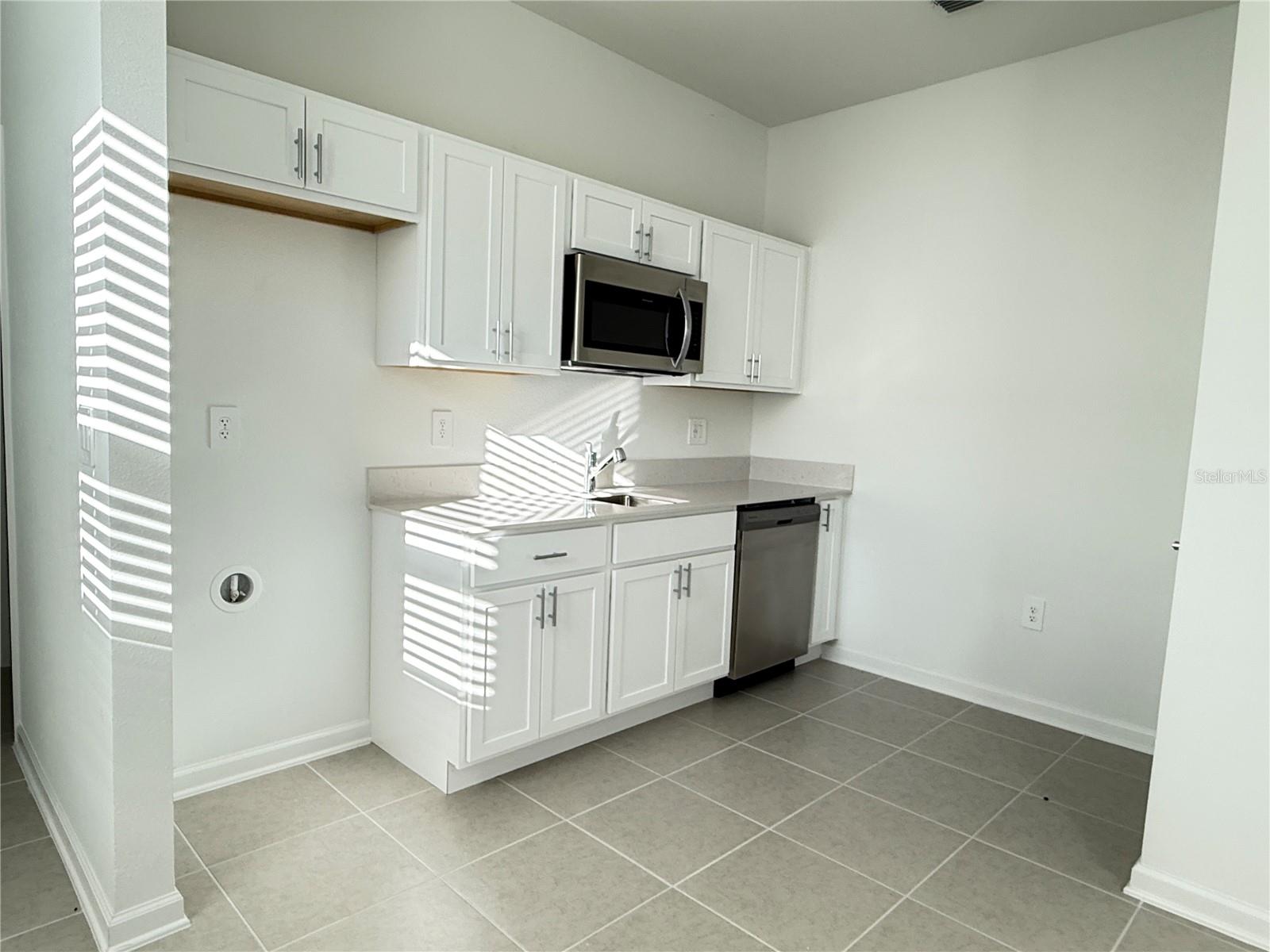 Image 7 of 29 For 2263 Rider Rain Lane