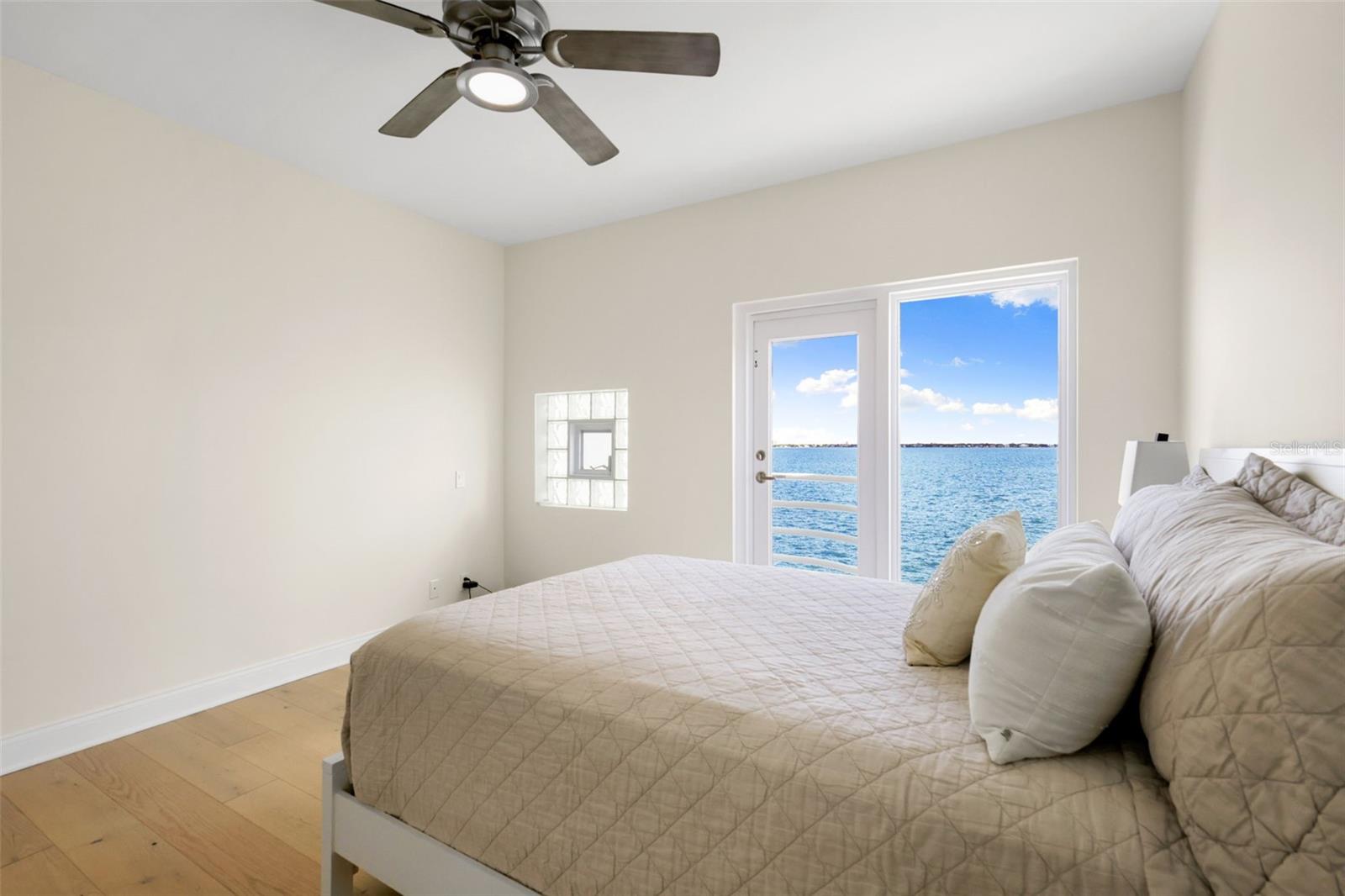 Image 27 of 40 For 4950 Bayshore Boulevard 23