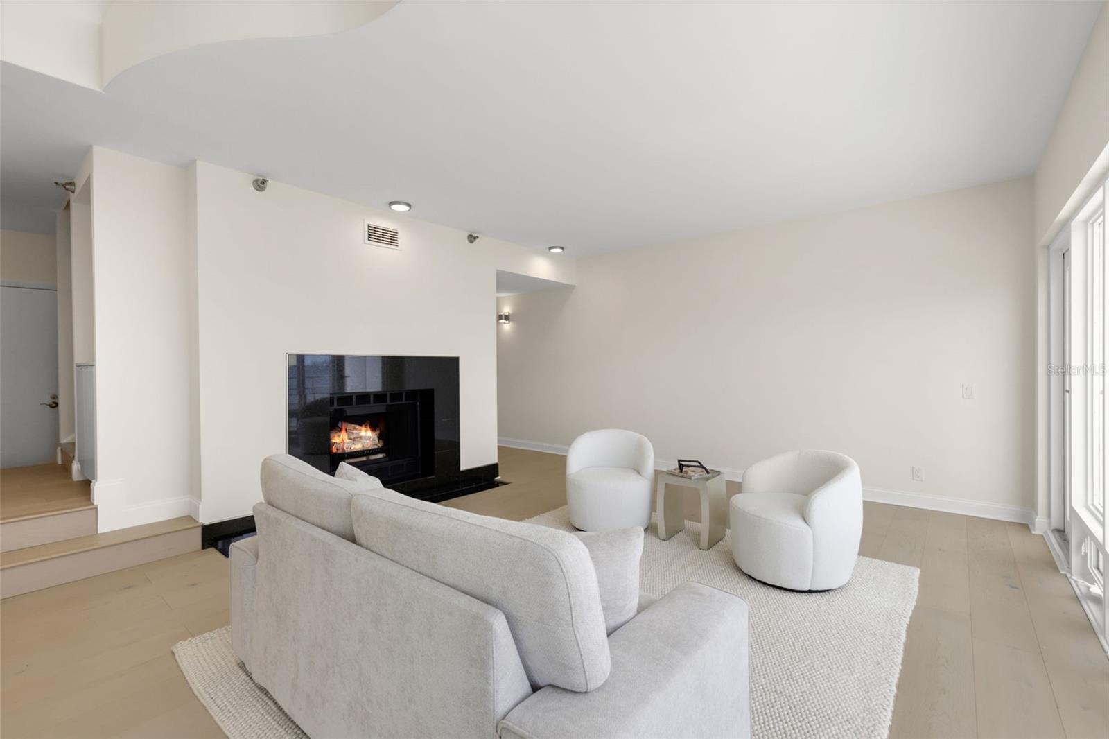 Image 7 of 40 For 4950 Bayshore Boulevard 23