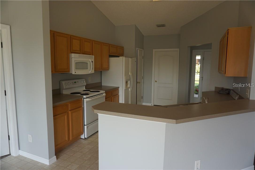 Image 4 of 7 For 915 Cork Oak Lane