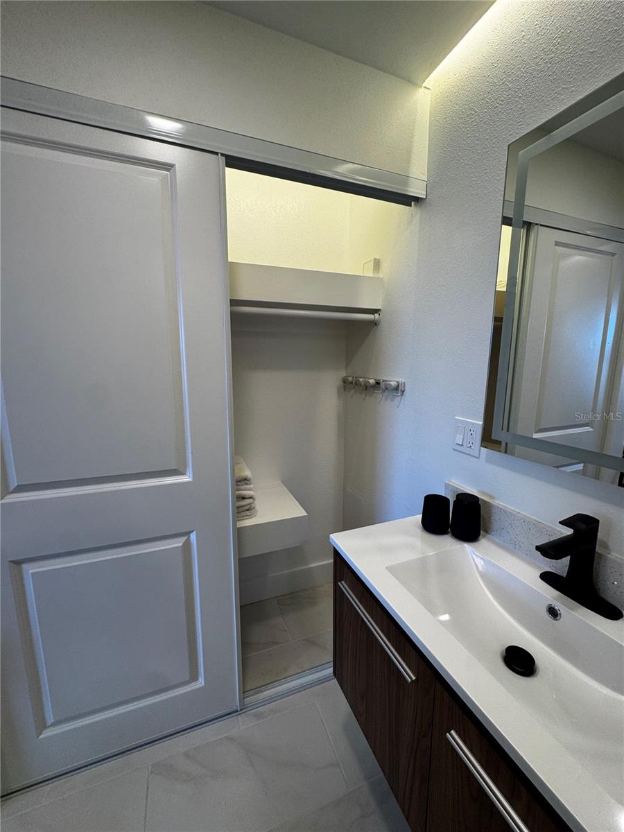 Image 9 of 41 For 43420 Highway 27  414