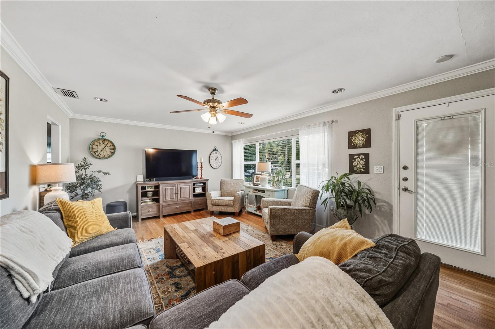 Image 5 of 24 For 3109 Harrison Avenue