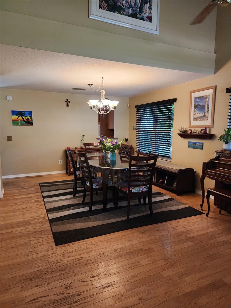 Image 10 of 18 For 11462 Commercial Street