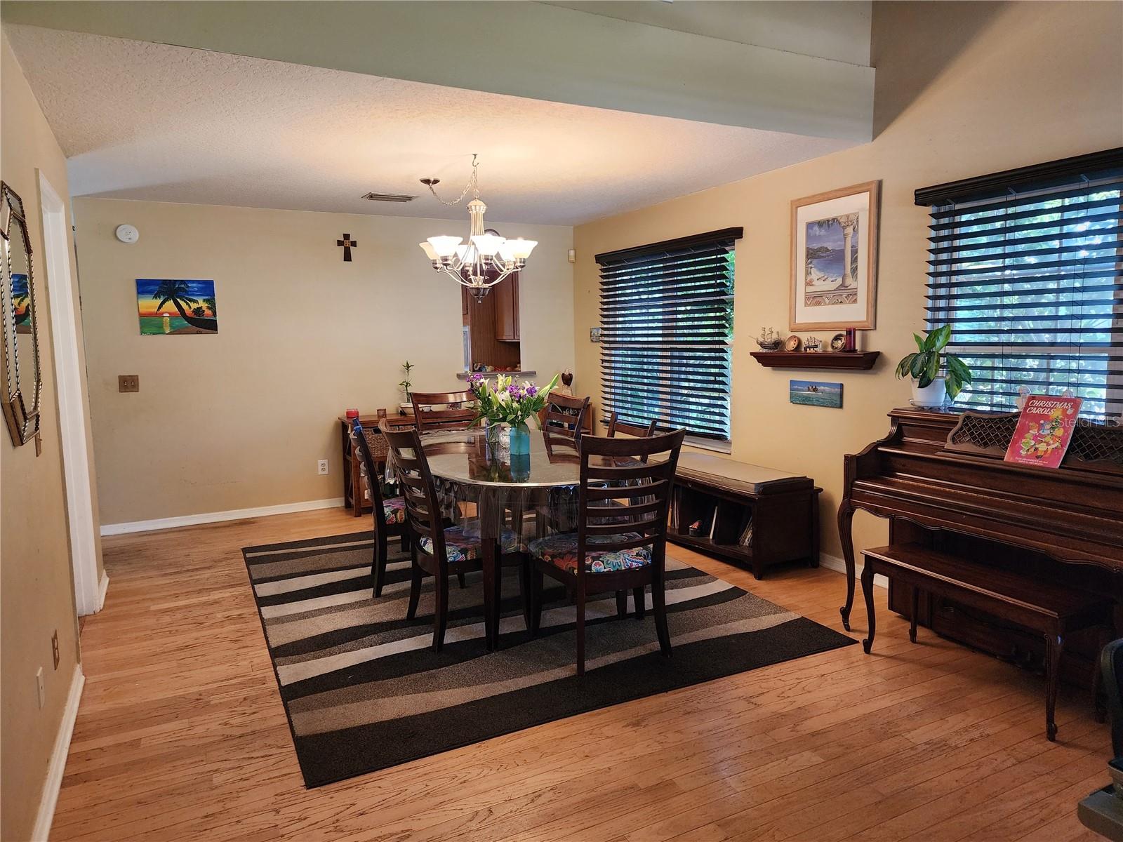 Image 8 of 18 For 11462 Commercial Street