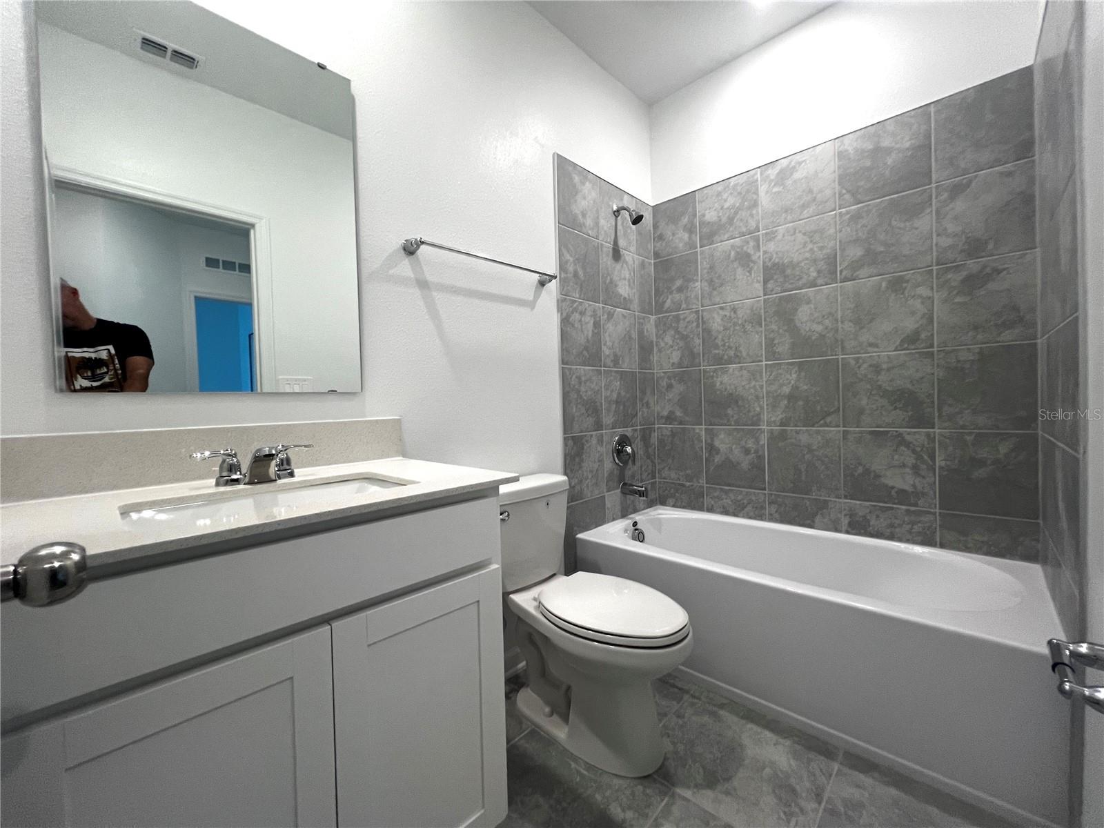 Image 15 of 23 For 3114 Laurent Loop