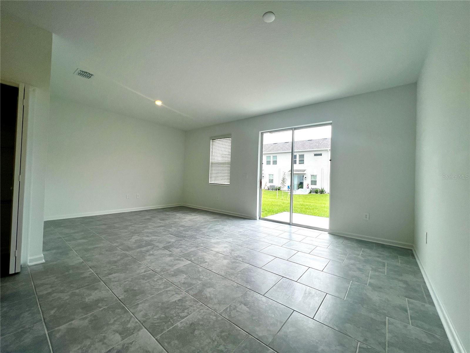 Image 7 of 23 For 3114 Laurent Loop