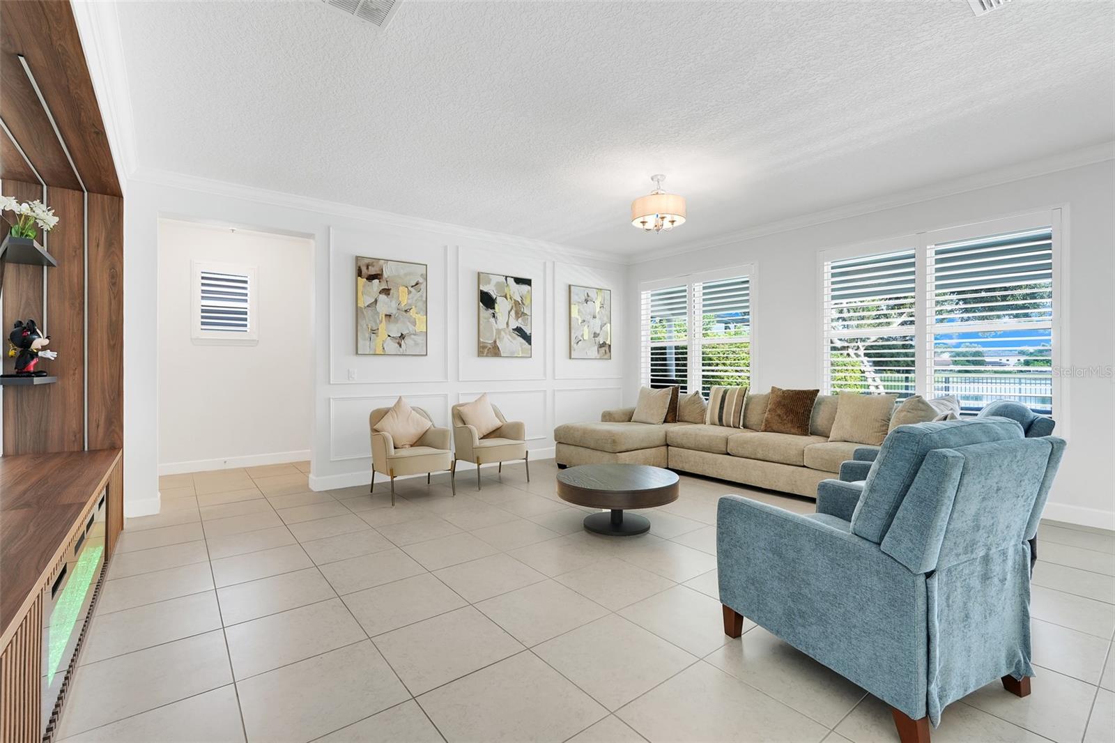 Image 17 of 53 For 11859 Thatcher Avenue