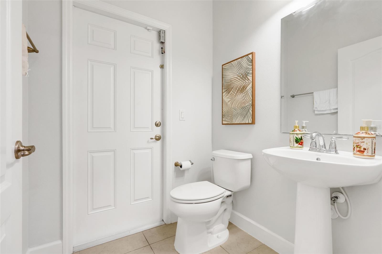 Image 20 of 53 For 11859 Thatcher Avenue