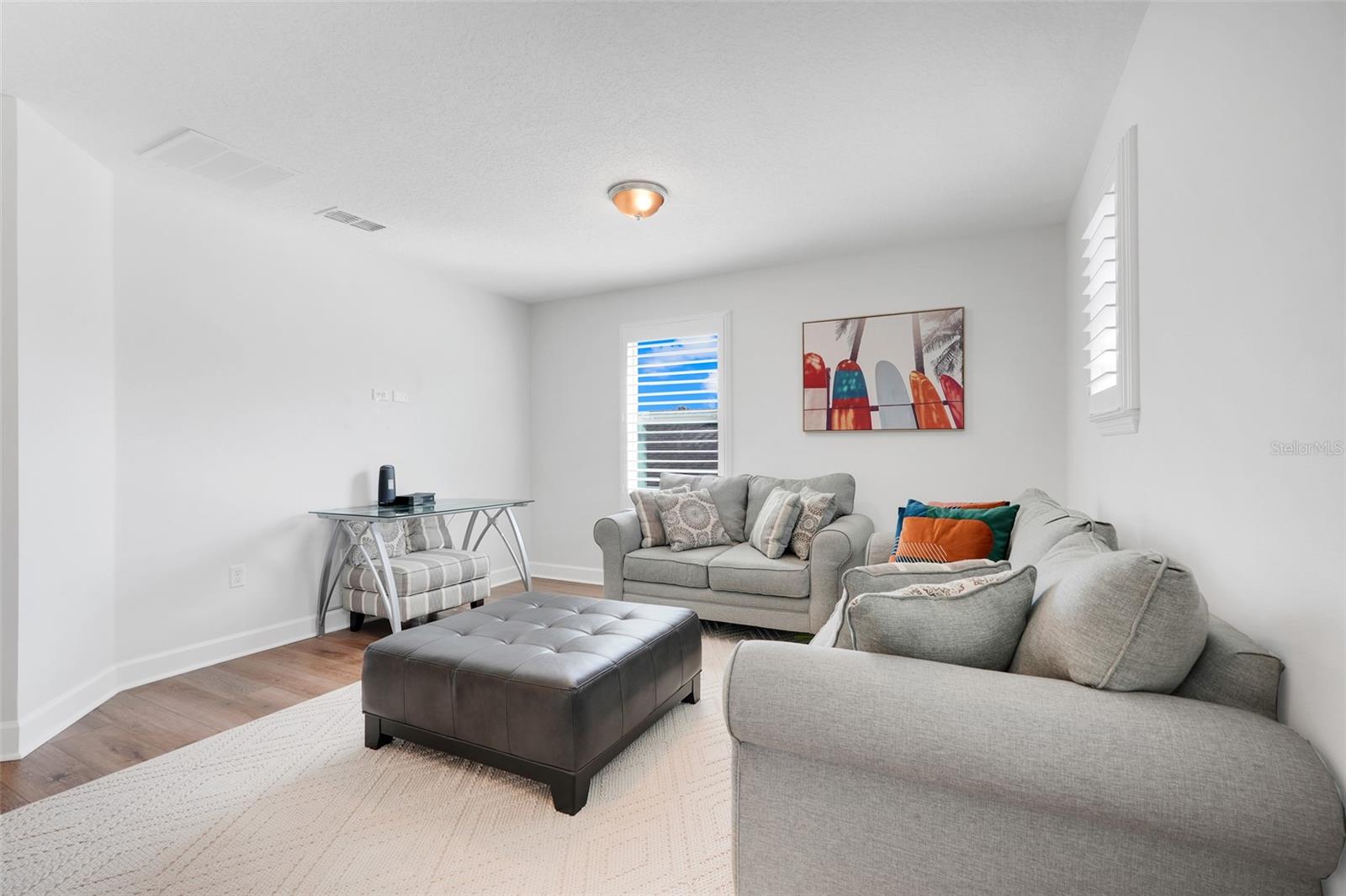 Image 22 of 53 For 11859 Thatcher Avenue