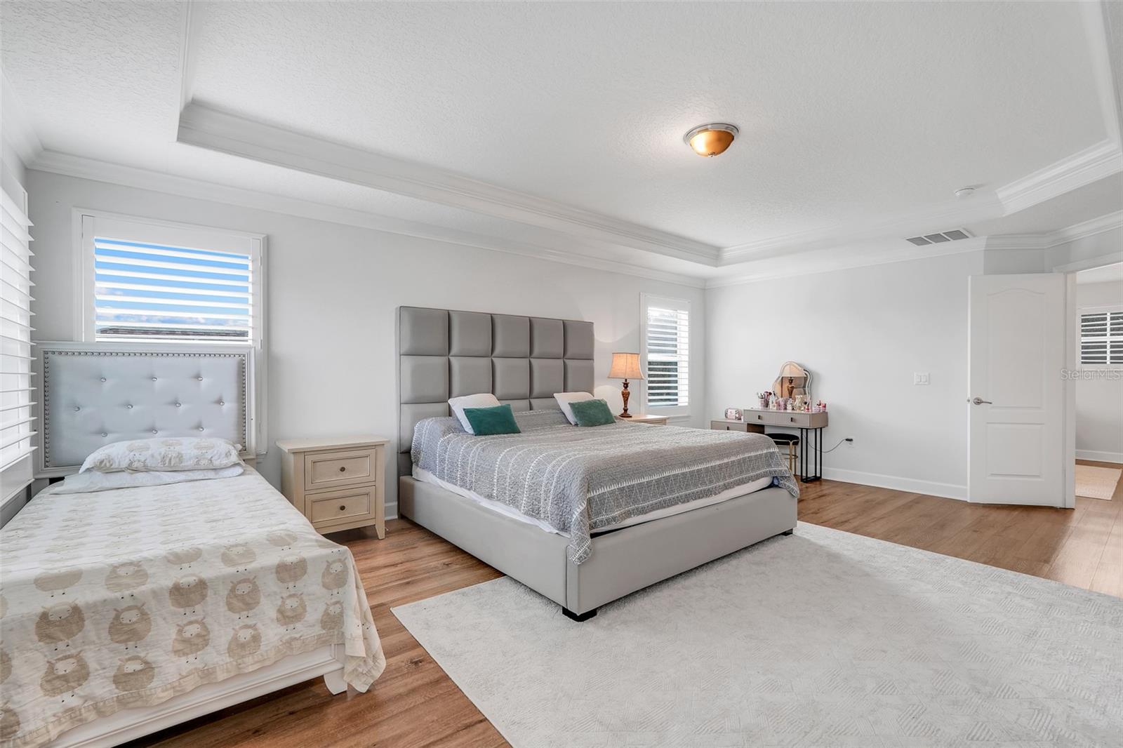 Image 23 of 53 For 11859 Thatcher Avenue