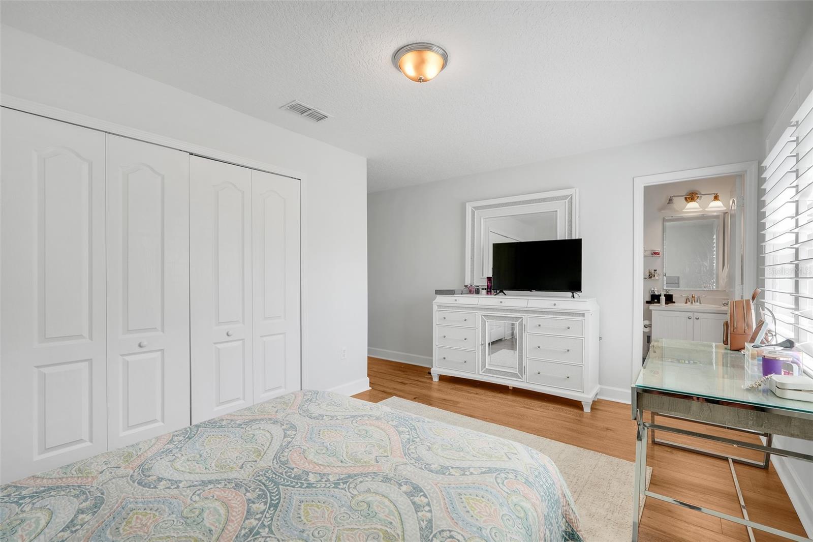 Image 27 of 53 For 11859 Thatcher Avenue