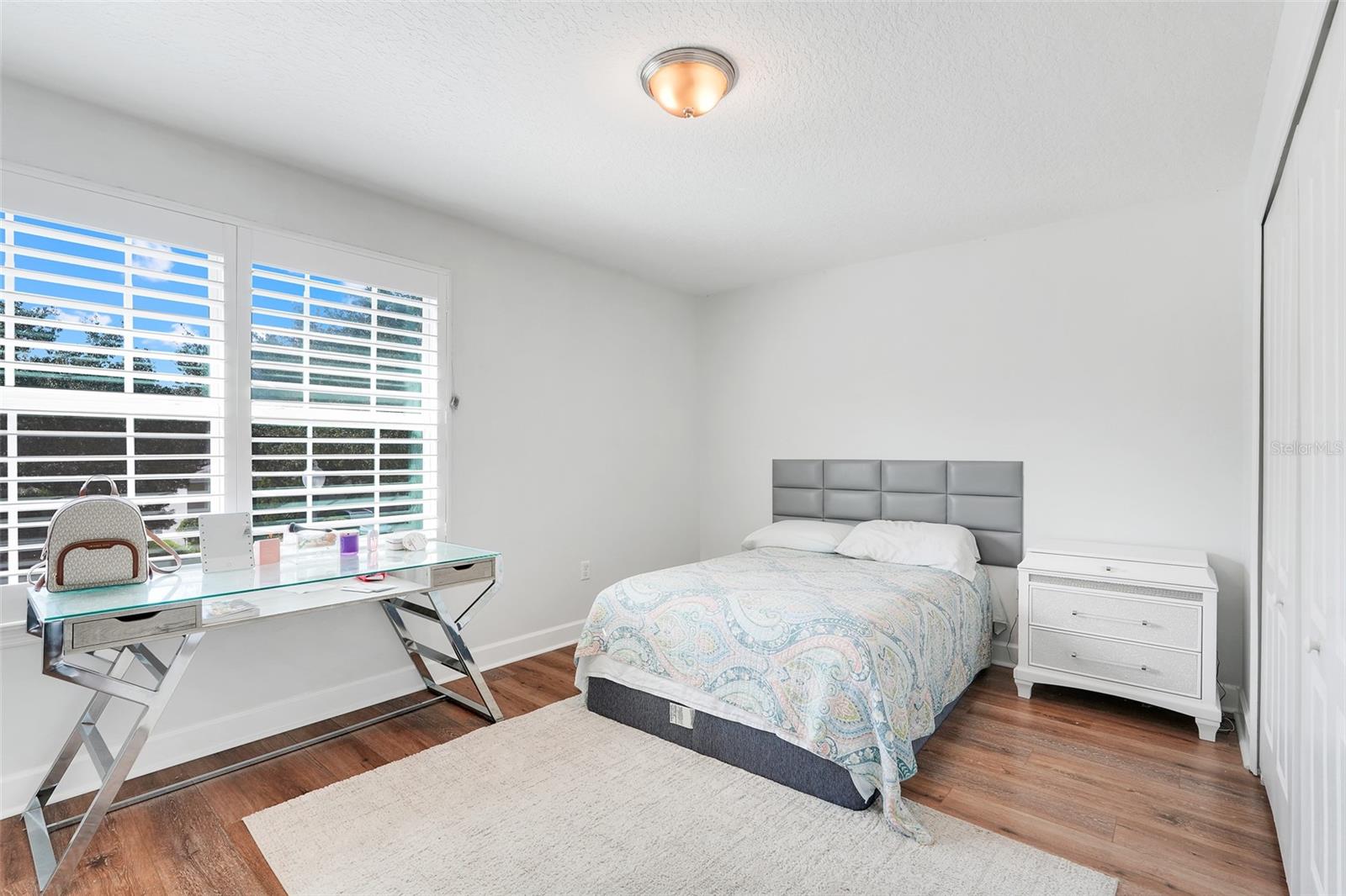 Image 28 of 53 For 11859 Thatcher Avenue