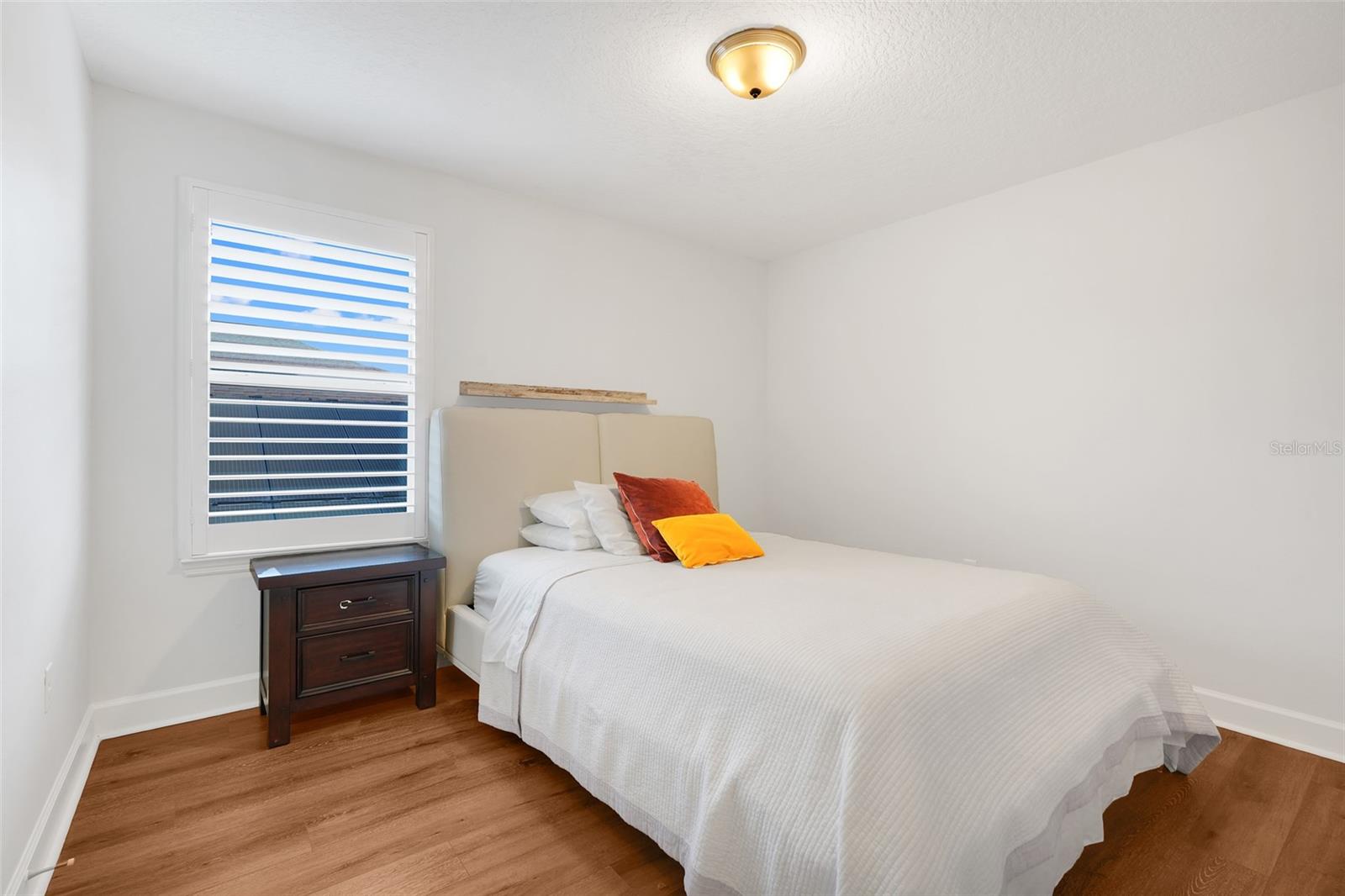 Image 31 of 53 For 11859 Thatcher Avenue