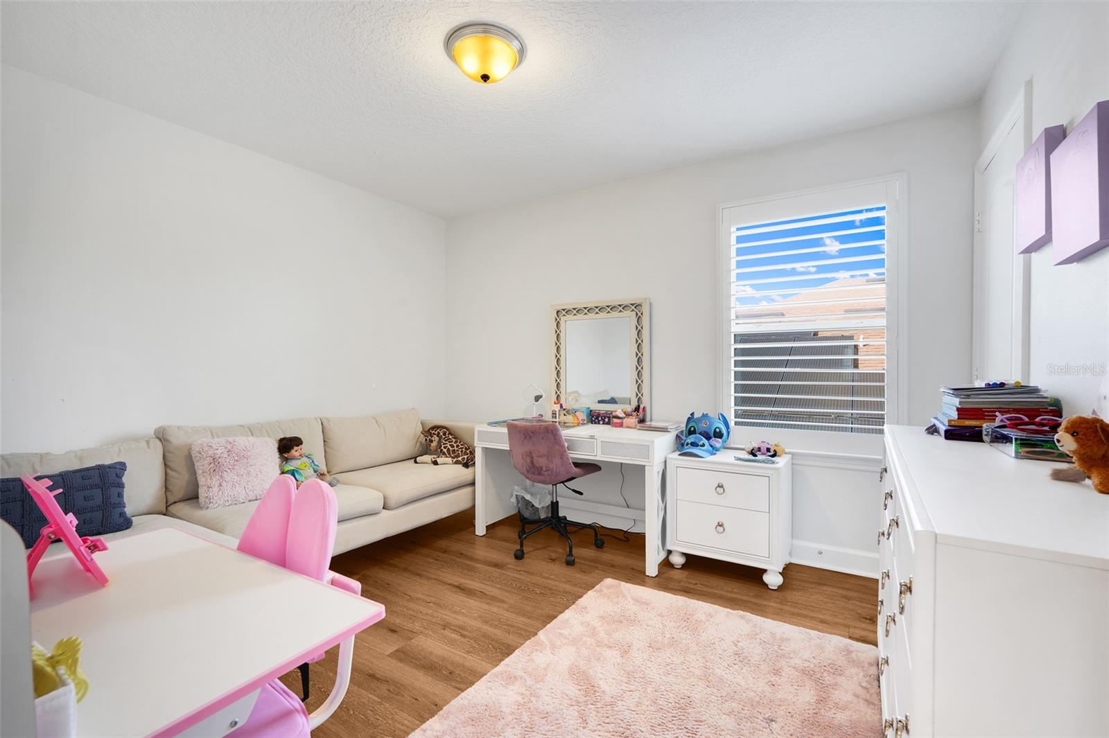 Image 33 of 53 For 11859 Thatcher Avenue