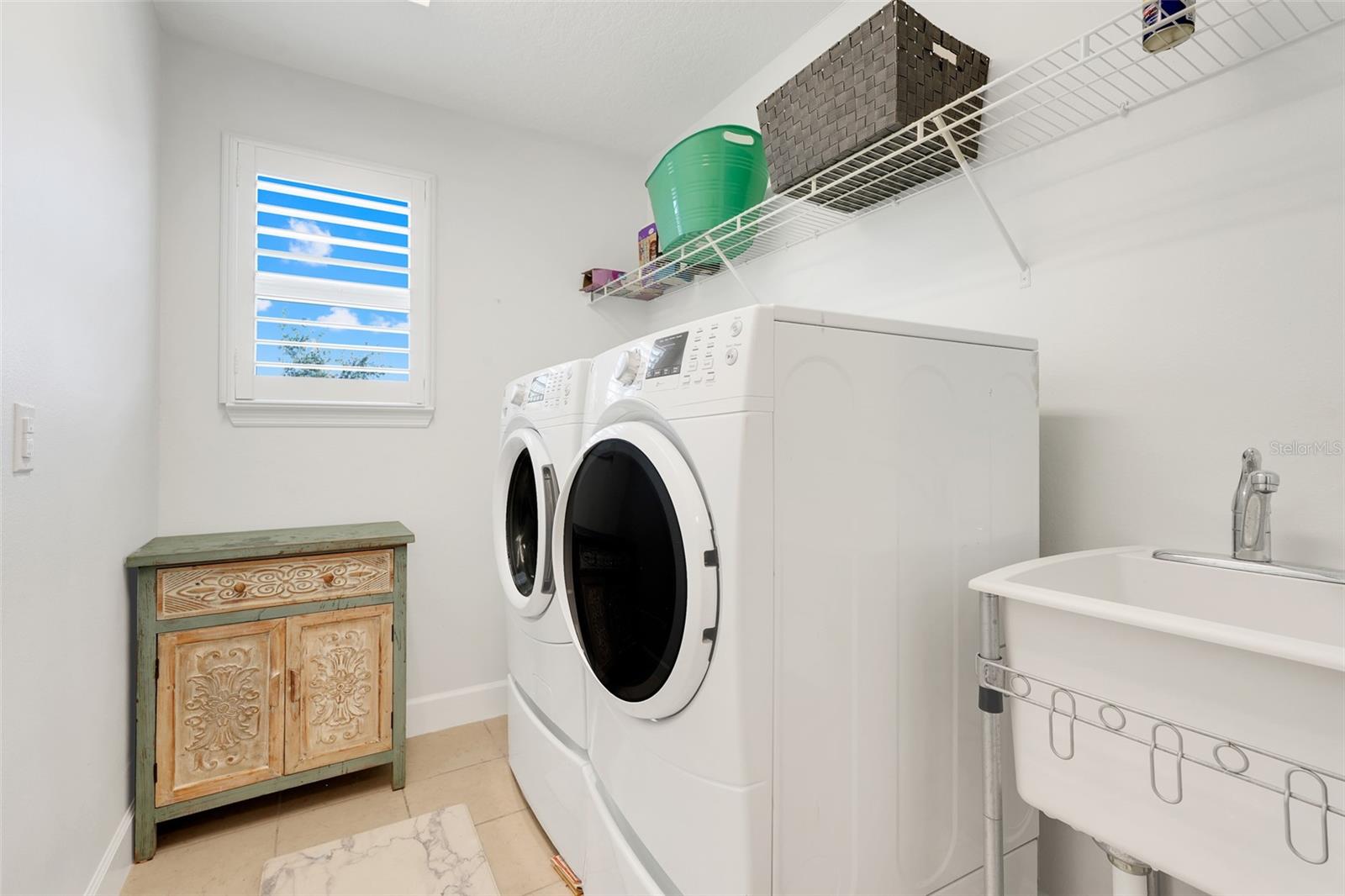 Image 35 of 53 For 11859 Thatcher Avenue