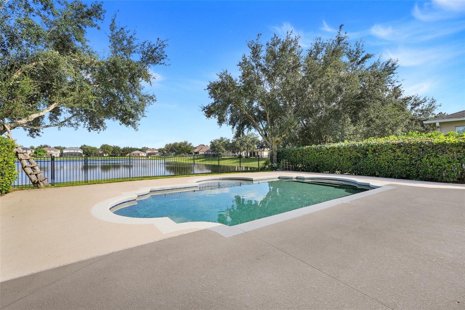 Image 38 of 53 For 11859 Thatcher Avenue