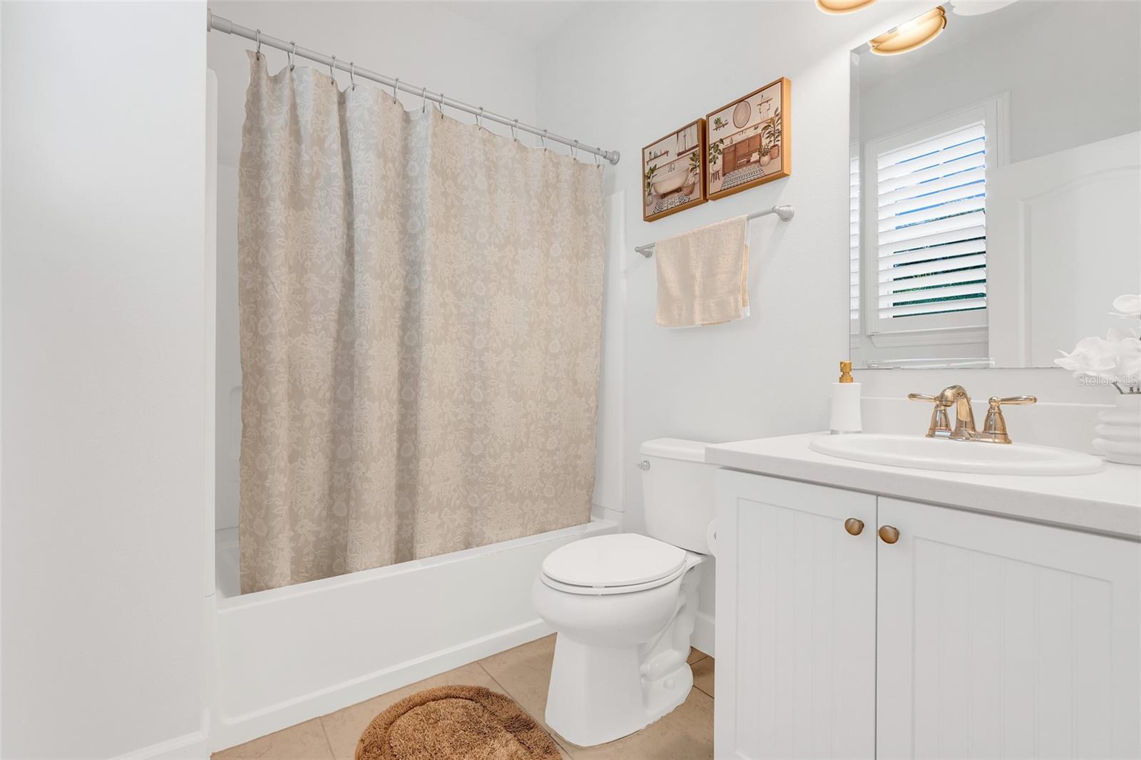 Image 9 of 53 For 11859 Thatcher Avenue