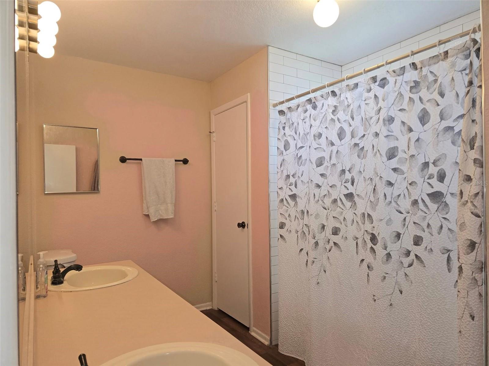 Image 13 of 25 For 1044 Beckstrom Drive