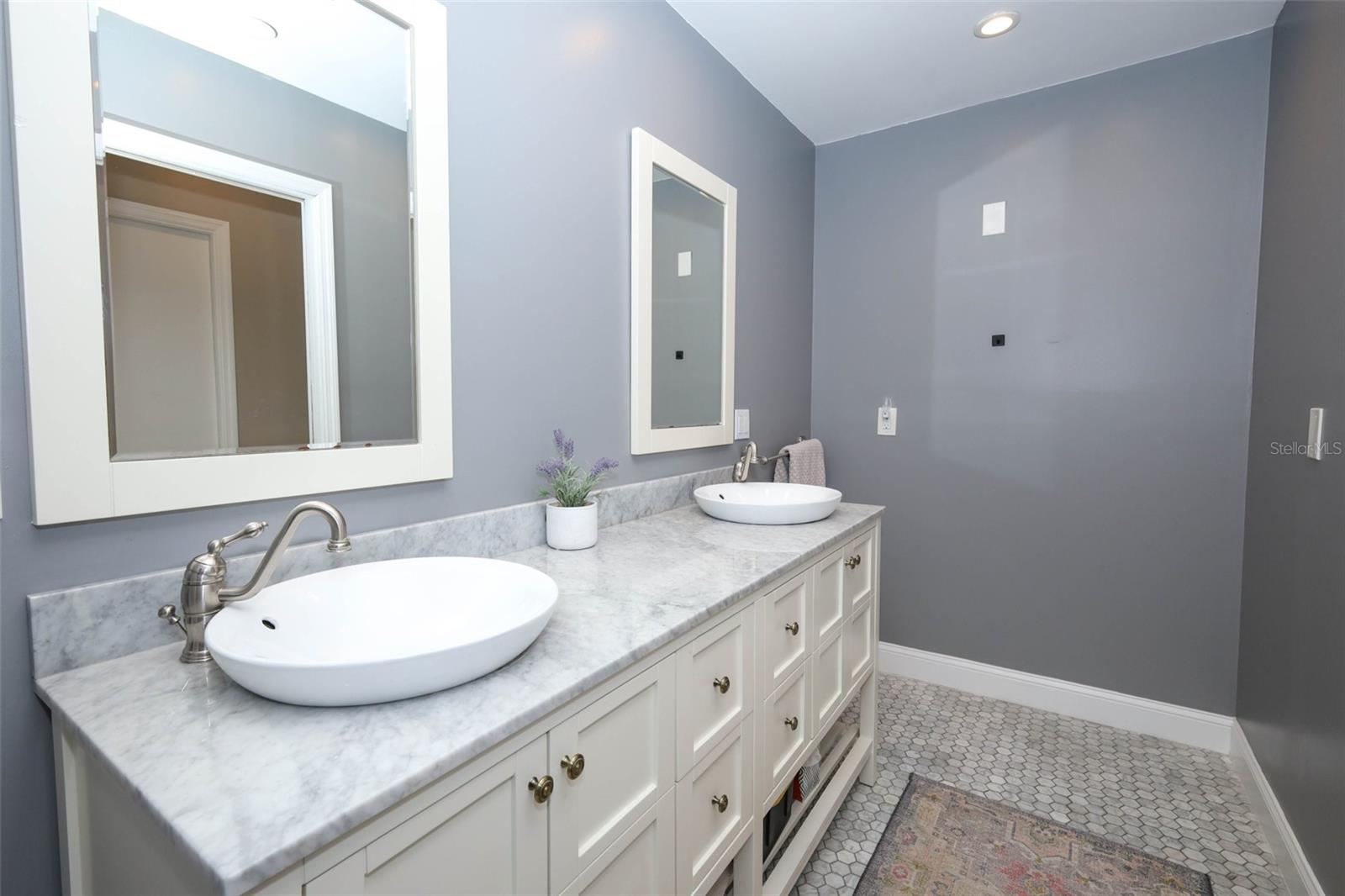 Image 45 of 97 For 301 Quay Assisi