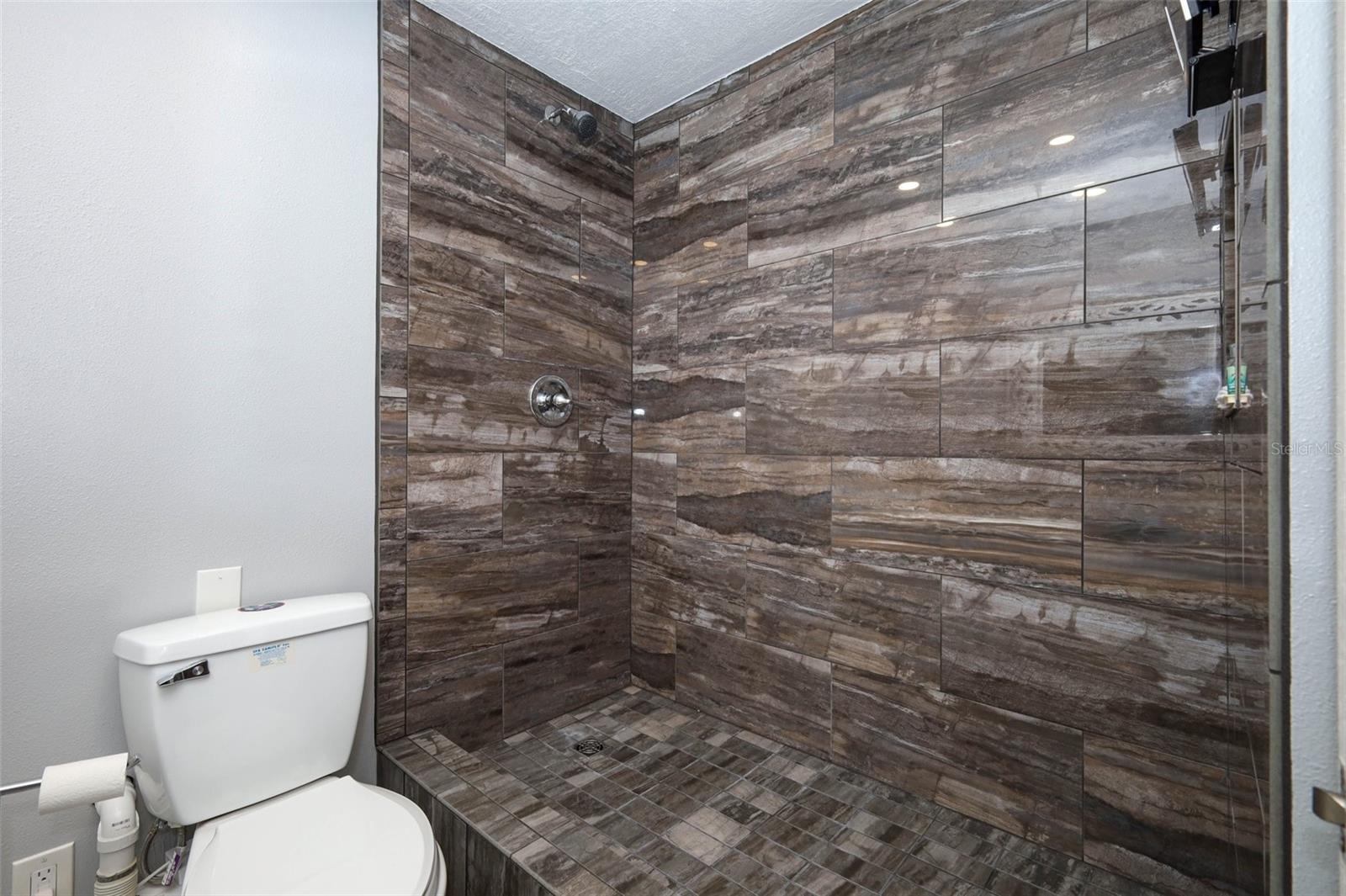 Image 53 of 97 For 301 Quay Assisi