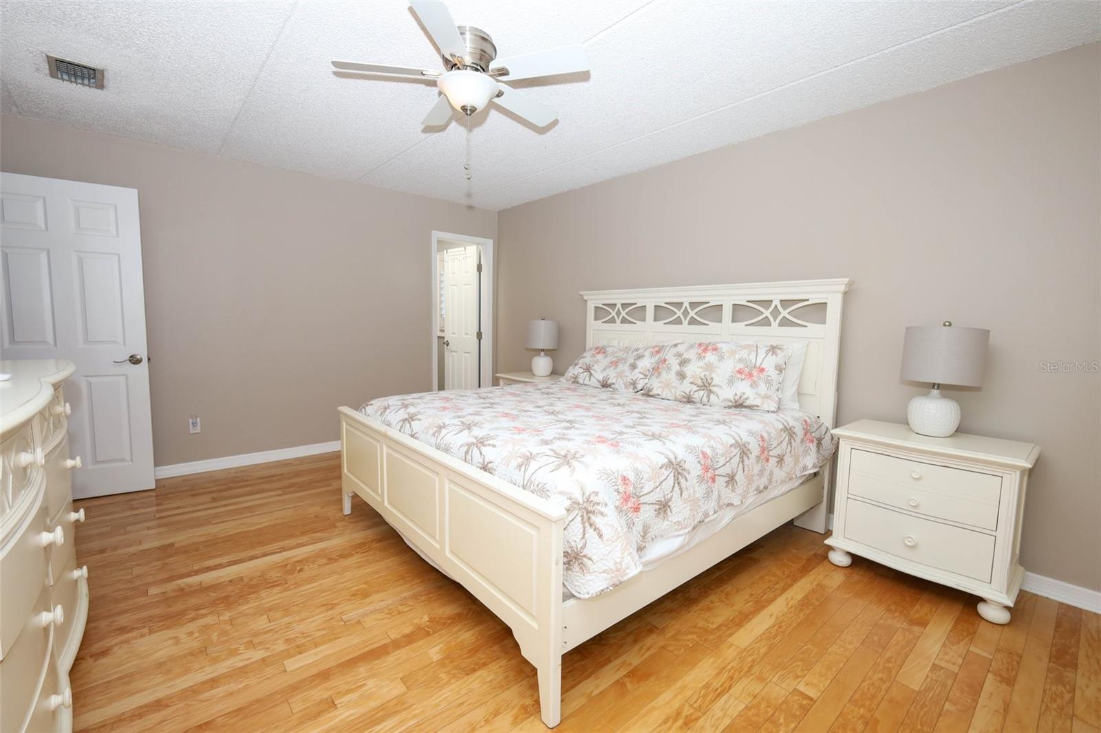 Image 56 of 97 For 301 Quay Assisi