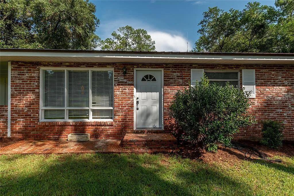 Image 2 of 39 For 921 17th Avenue