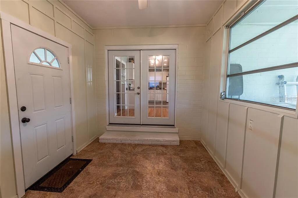 Image 20 of 39 For 921 17th Avenue