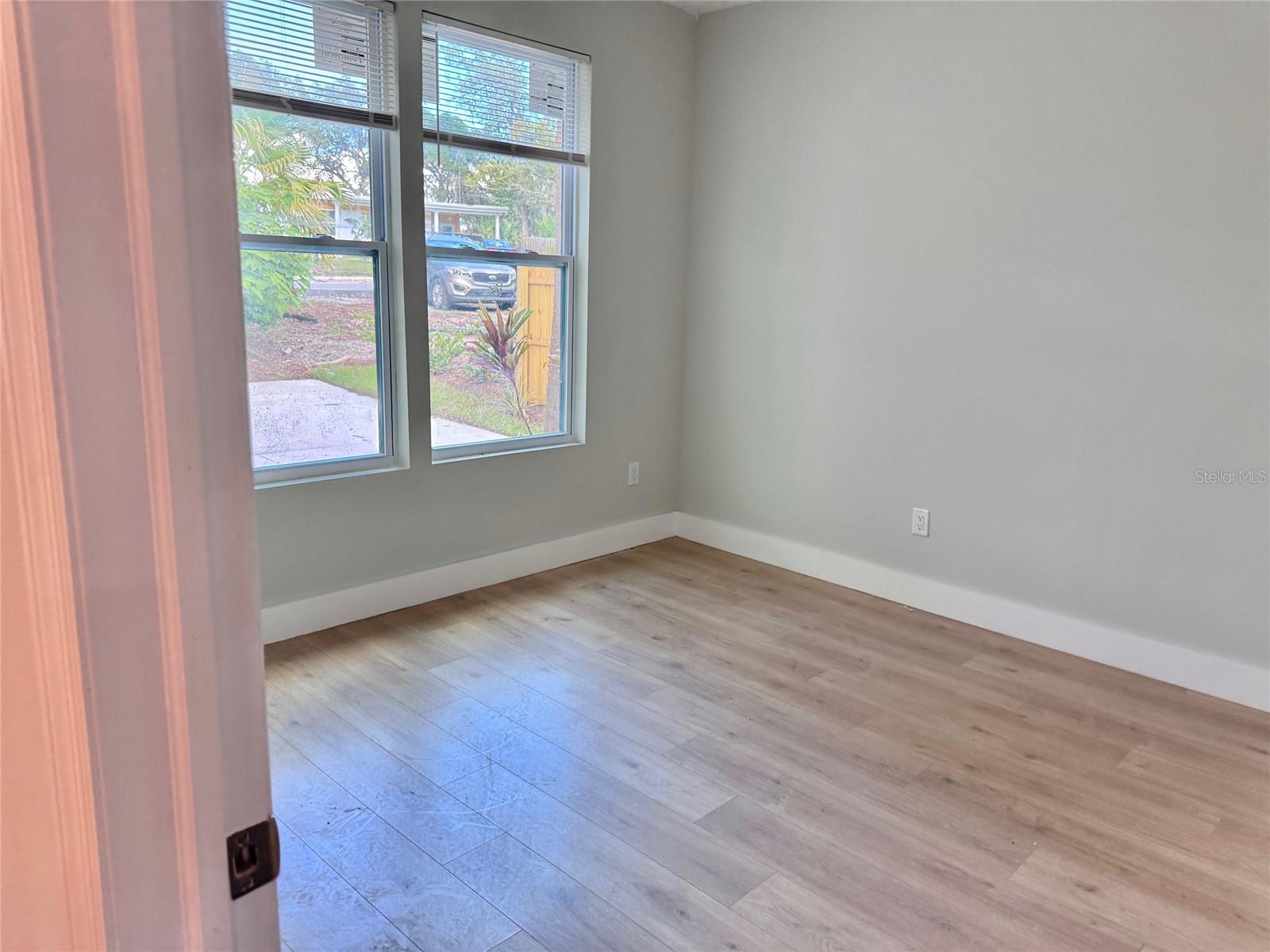 Image 5 of 18 For 6350 Ridge Terrace