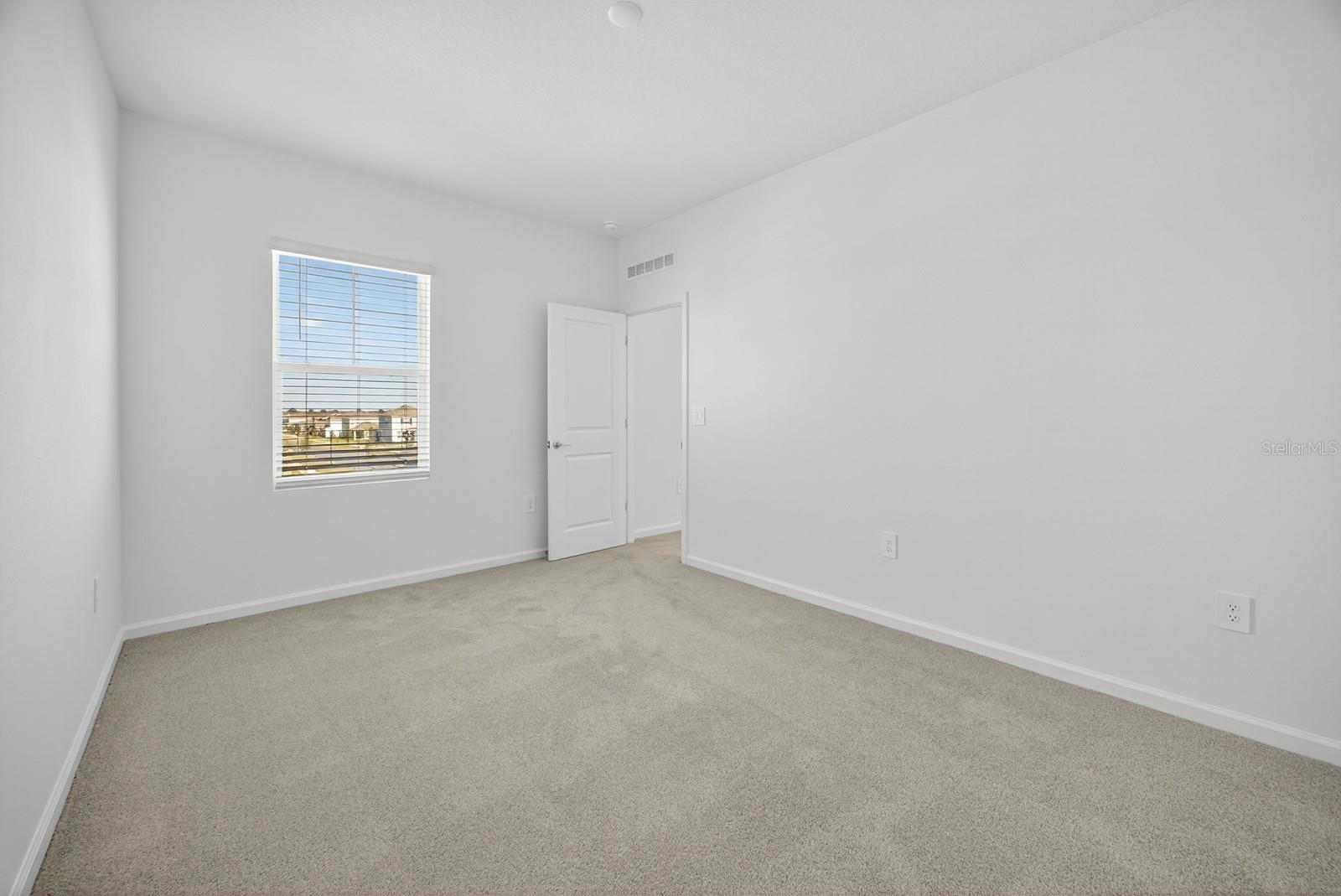 Image 15 of 44 For 3084 Armstrong Avenue