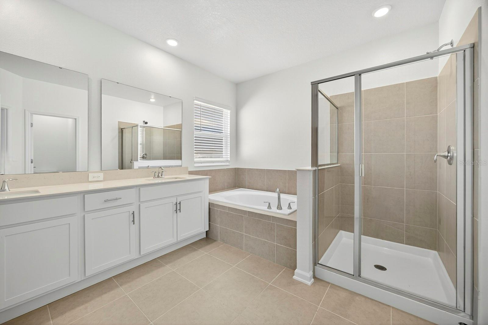 Image 24 of 44 For 3084 Armstrong Avenue