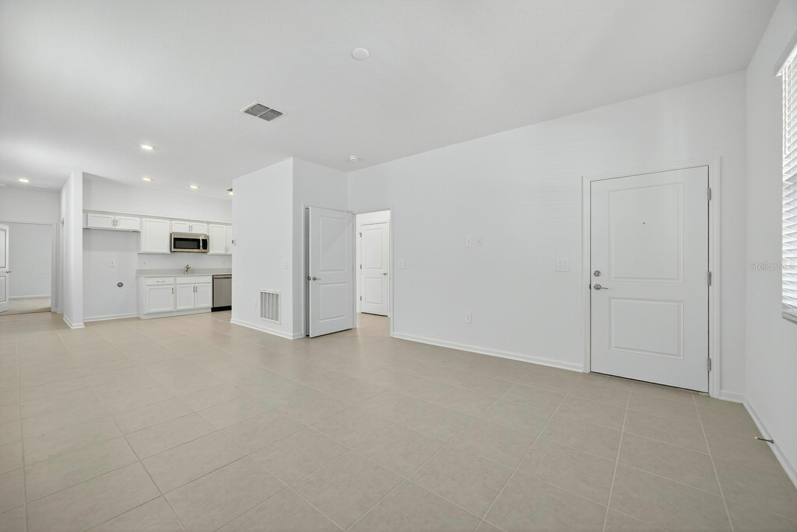 Image 31 of 44 For 3084 Armstrong Avenue