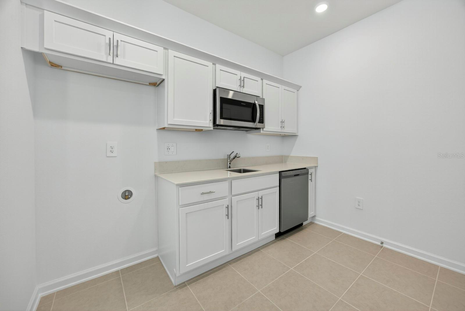 Image 32 of 44 For 3084 Armstrong Avenue