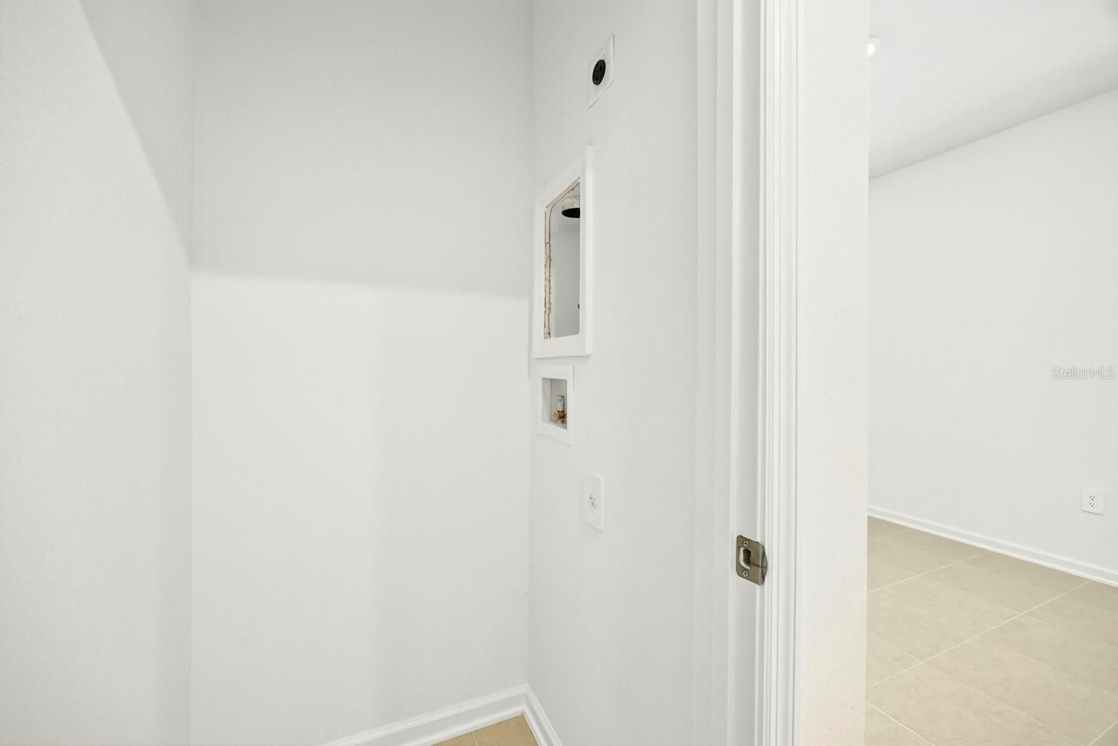 Image 34 of 44 For 3084 Armstrong Avenue