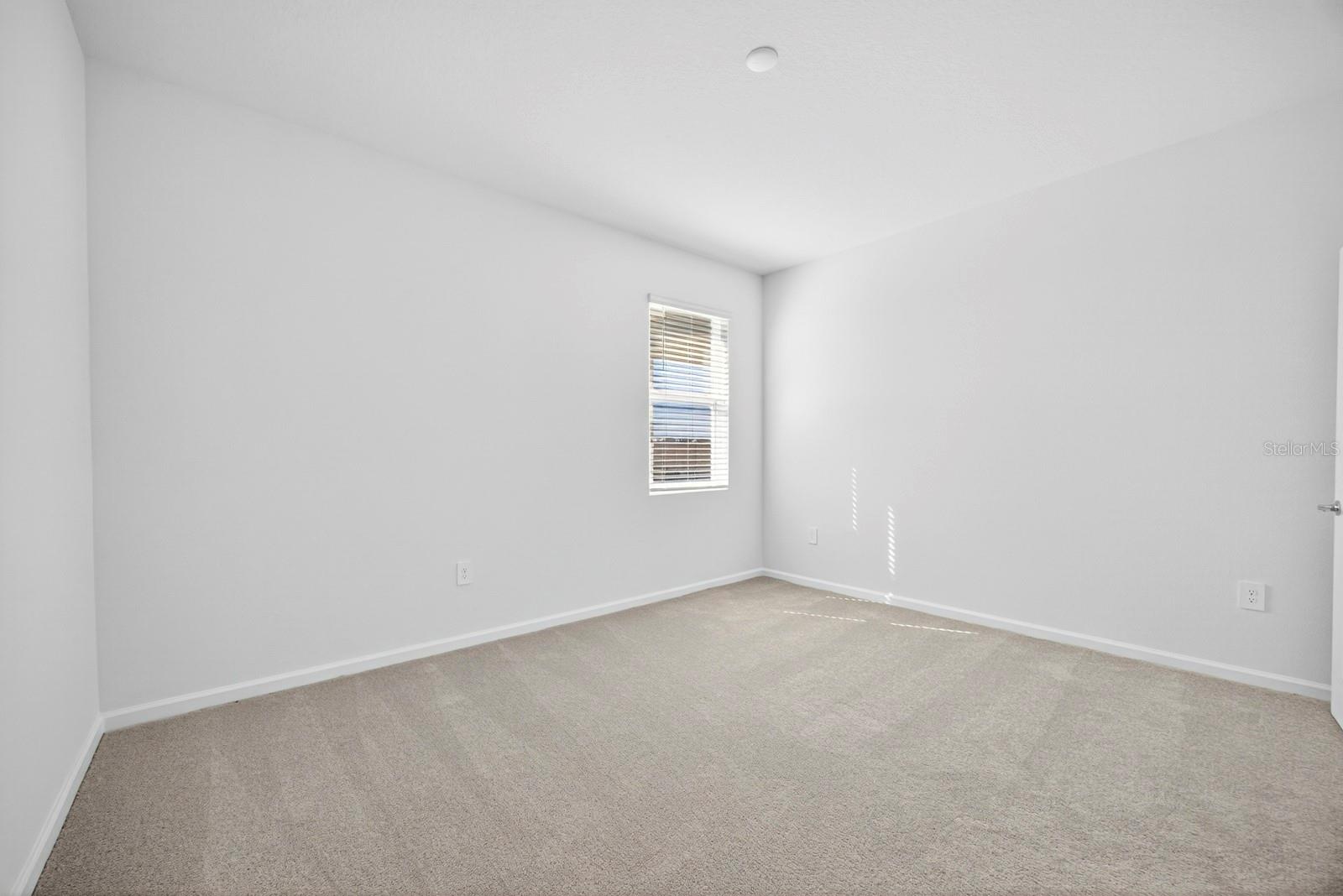 Image 35 of 44 For 3084 Armstrong Avenue